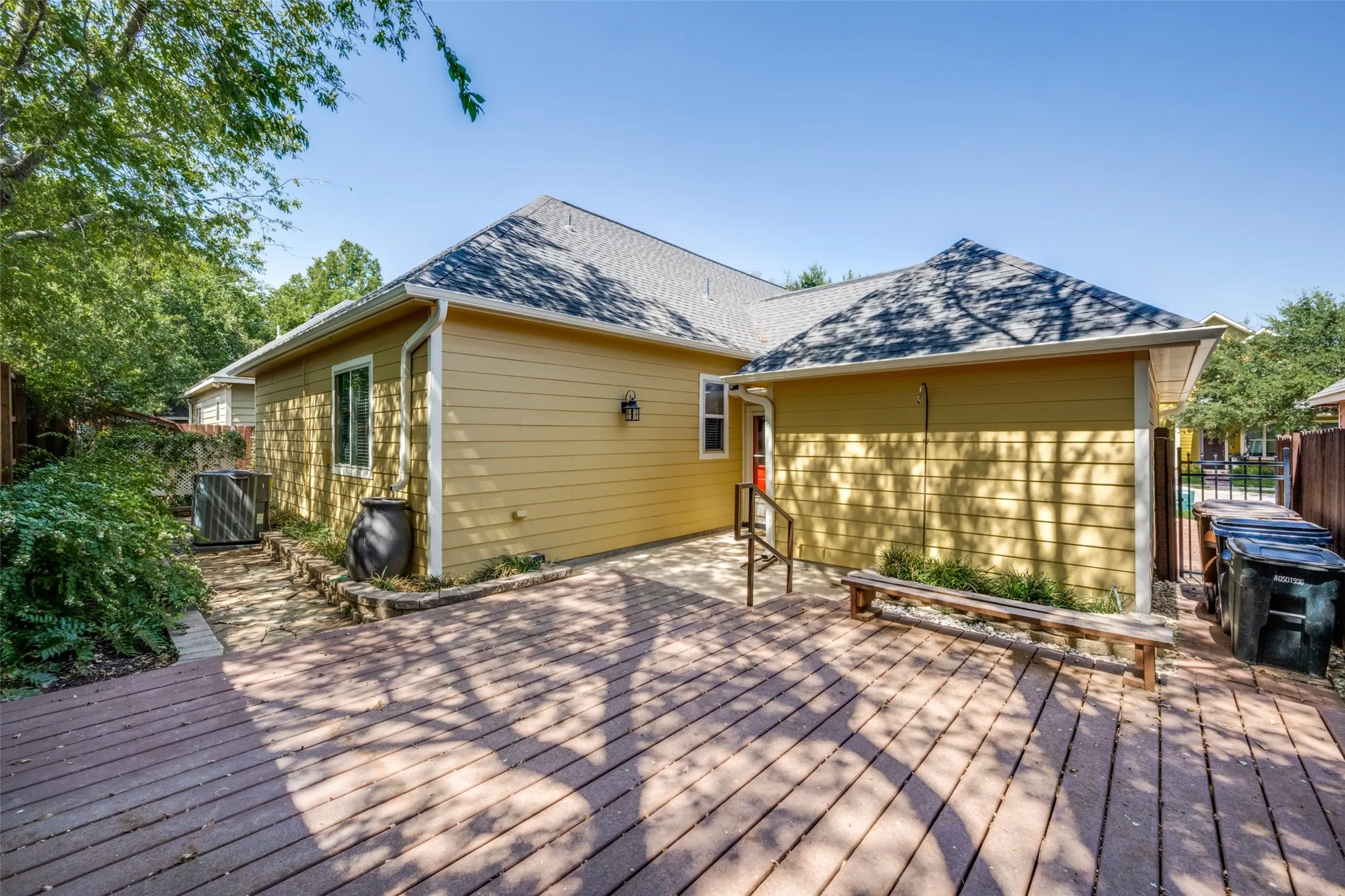 Single Family Residence For Sale in Denton County , 2508 Rugby Lane, Denton, Texas 76209, 3 Bedroom, 2 Bathroom, 1 Garage spaces, 1,319 Sqft, built in 2008, mls#21389759, Real Estate Agent in Denton, Homes For Sale in Denton county, Homes For Sale in Denton, Realtor in Denton Texas, Real Estate Brokerage Independent Realty Texas, Luminita Cordes Realtor