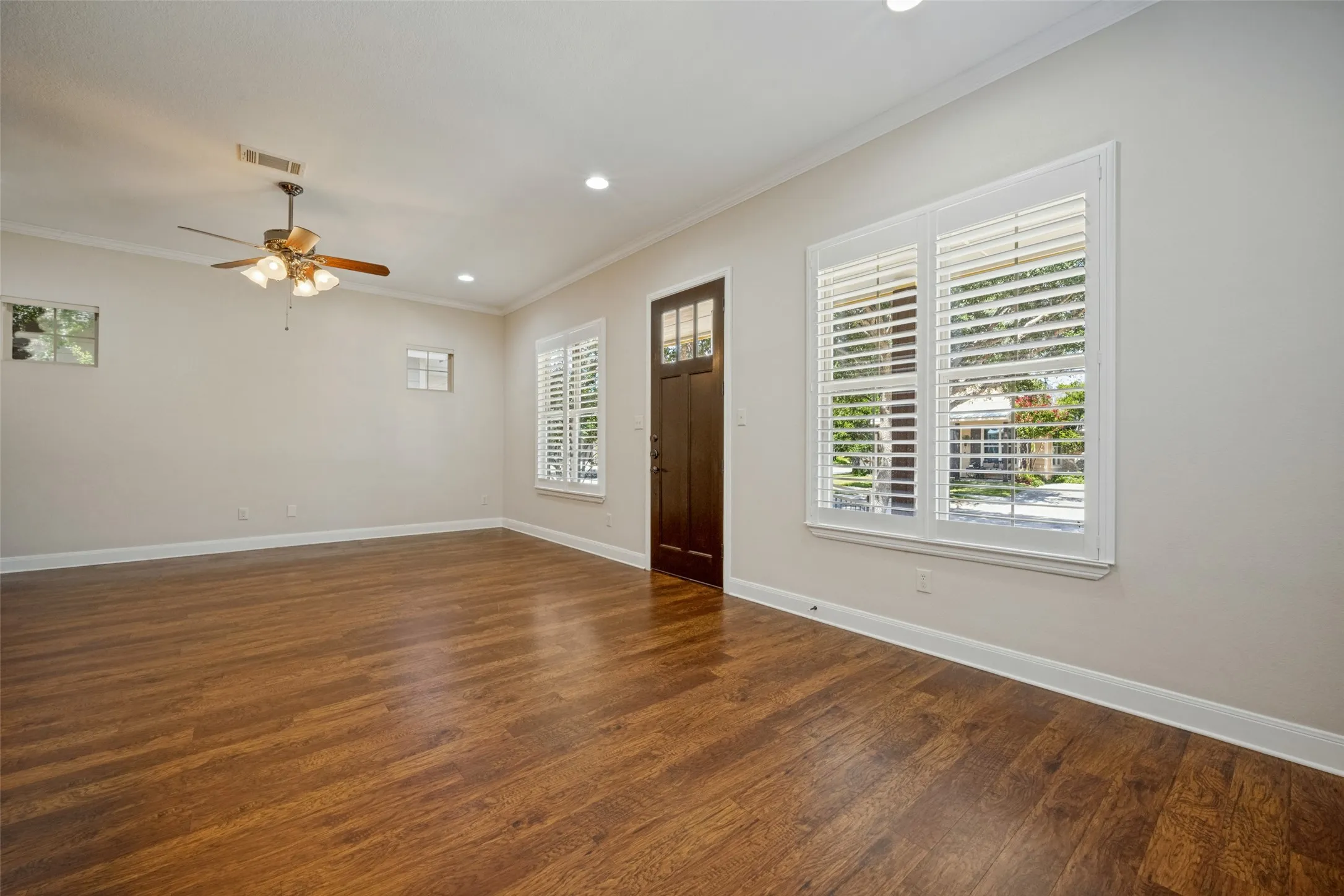 Single Family Residence For Sale in Denton County , 2508 Rugby Lane, Denton, Texas 76209, 3 Bedroom, 2 Bathroom, 1 Garage spaces, 1,319 Sqft, built in 2008, mls#21389759, Real Estate Agent in Denton, Homes For Sale in Denton county, Homes For Sale in Denton, Realtor in Denton Texas, Real Estate Brokerage Independent Realty Texas, Luminita Cordes Realtor