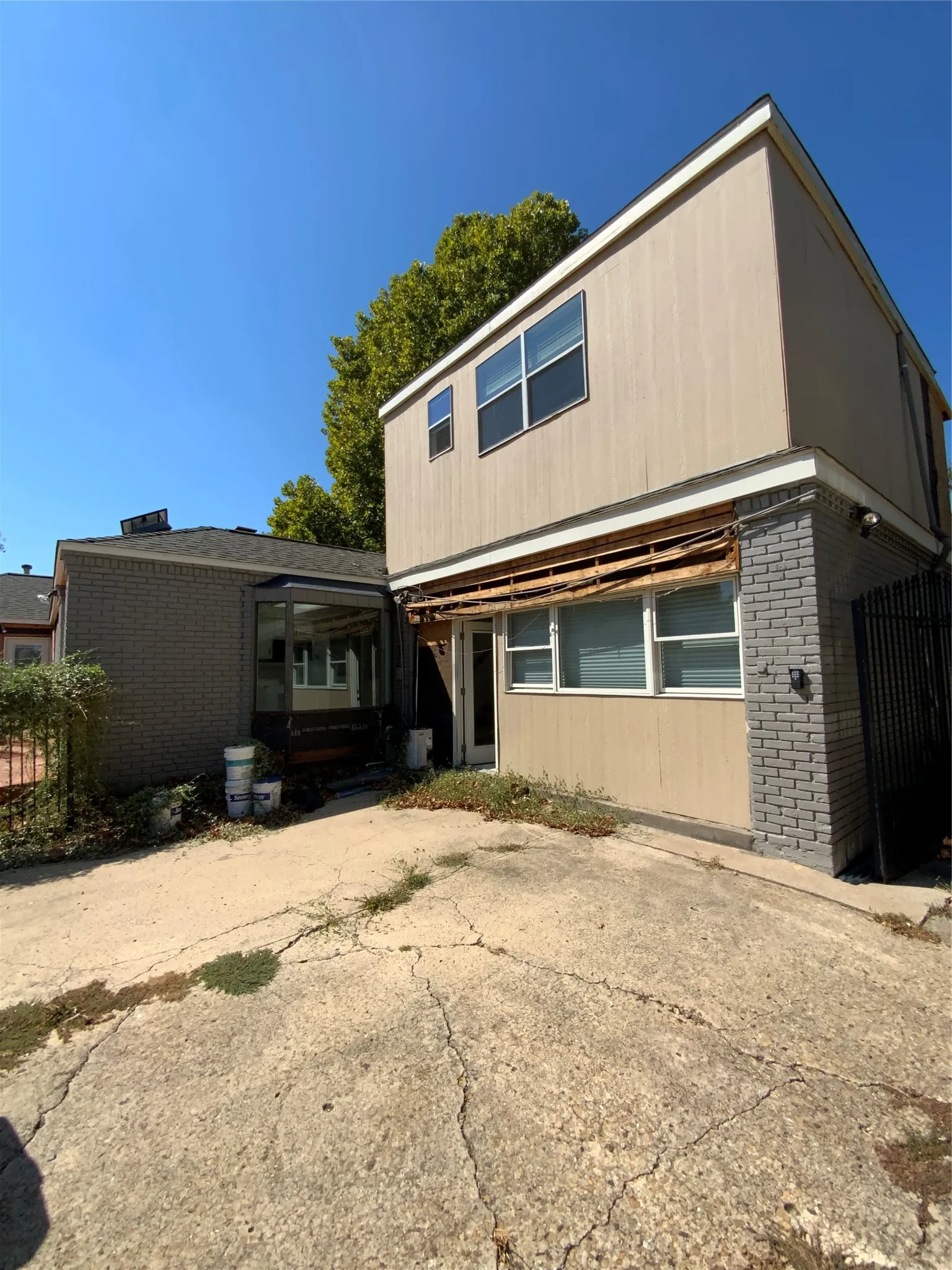 Single Family Residence For Sale in Dallas County , 11336 Valleydale Drive, Dallas, Texas 75230, 5 Bedroom, 3 Bathroom, 2 Garage spaces, 3,494 Sqft, built in 1958, mls#21389951, Real Estate Agent in Dallas, Homes For Sale in Dallas county, Homes For Sale in Dallas, Realtor in Dallas Texas, Real Estate Brokerage Independent Realty Texas, Luminita Cordes Realtor