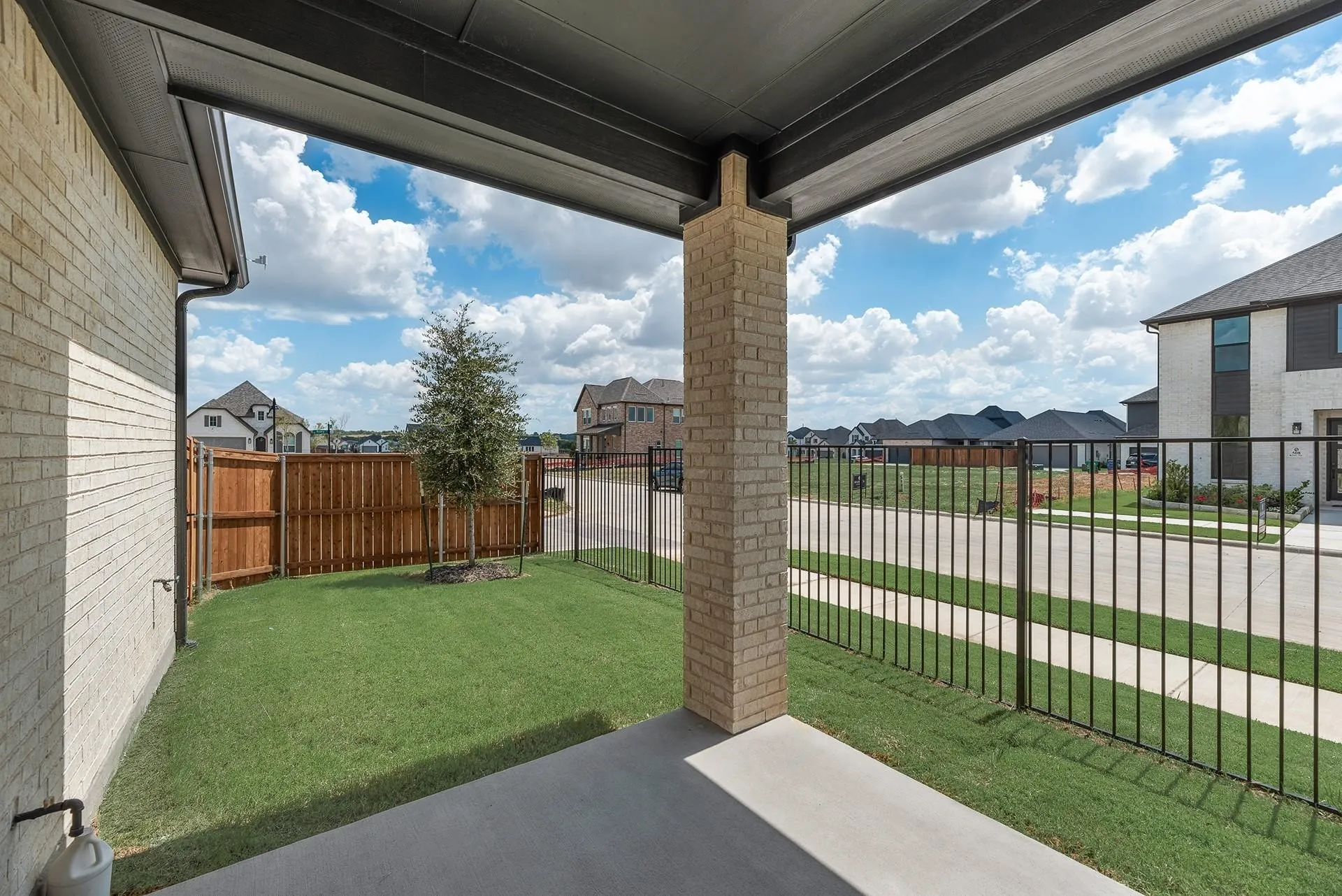 Single Family Residence For Rent in Collin County , 1501 Pintail Place, Celina, Texas 75009, 4 Bedroom, 3 Bathroom, 2 Garage spaces, 2,465 Sqft, built in 2025, mls#21389945, Real Estate Agent in Celina, Homes For Rent in Collin county, Homes For Rent in Celina, Realtor in Celina Texas, Real Estate Brokerage Independent Realty Texas, Luminita Cordes Realtor