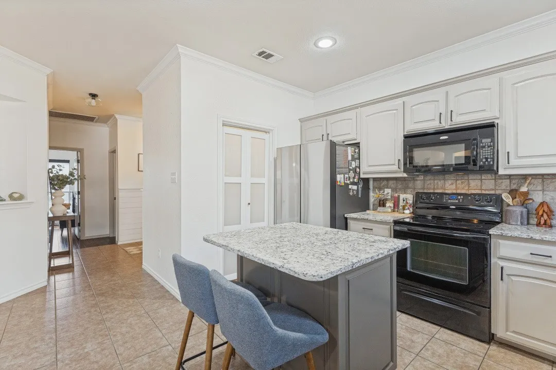 Single Family Residence For Sale in Tarrant County , 6200 Charisma Court, Fort Worth, Texas 76131, 3 Bedroom, 2 Bathroom, 2 Garage spaces, 1,470 Sqft, built in 2007, mls#21389870, Real Estate Agent in Fort Worth, Homes For Sale in Tarrant county, Homes For Sale in Fort Worth, Realtor in Fort Worth Texas, Real Estate Brokerage Independent Realty Texas, Luminita Cordes Realtor