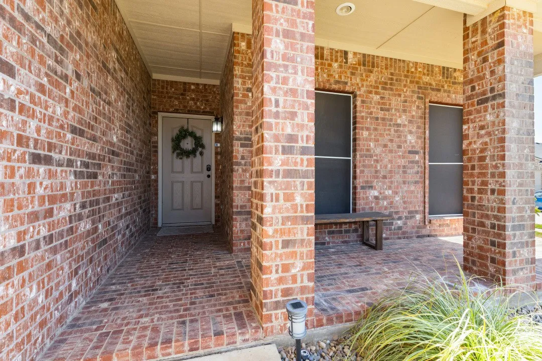 Single Family Residence For Sale in Tarrant County , 6200 Charisma Court, Fort Worth, Texas 76131, 3 Bedroom, 2 Bathroom, 2 Garage spaces, 1,470 Sqft, built in 2007, mls#21389870, Real Estate Agent in Fort Worth, Homes For Sale in Tarrant county, Homes For Sale in Fort Worth, Realtor in Fort Worth Texas, Real Estate Brokerage Independent Realty Texas, Luminita Cordes Realtor