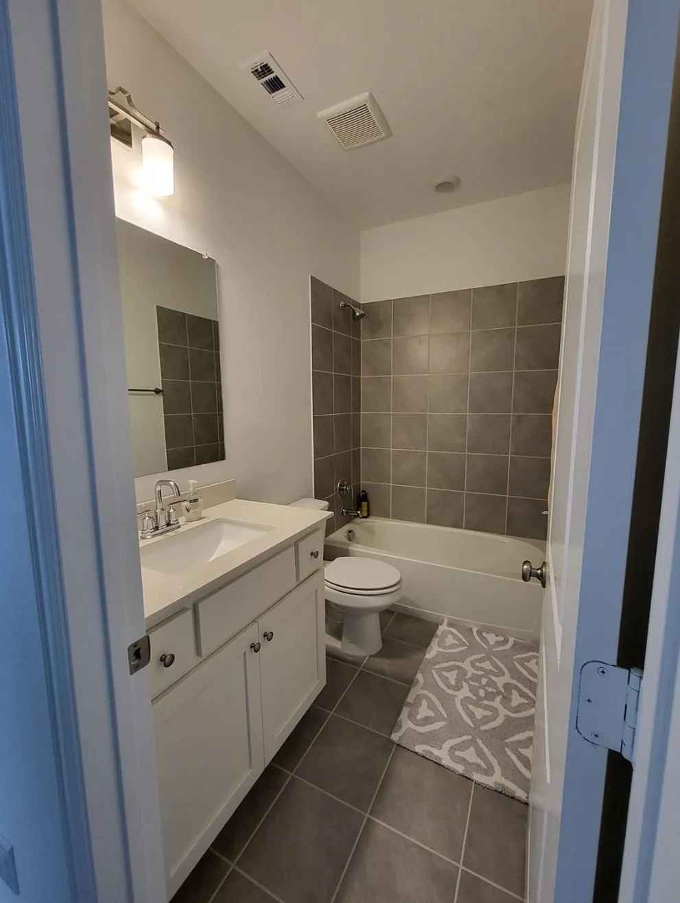 Townhouse For Rent in Dallas County , 5516 Union Street, Sachse, Texas 75048, 3 Bedroom, 3 Bathroom, 2 Garage spaces, 1,979 Sqft, built in 2021, mls#21389960, Real Estate Agent in Sachse, Homes For Rent in Dallas county, Homes For Rent in Sachse, Realtor in Sachse Texas, Real Estate Brokerage Independent Realty Texas, Luminita Cordes Realtor