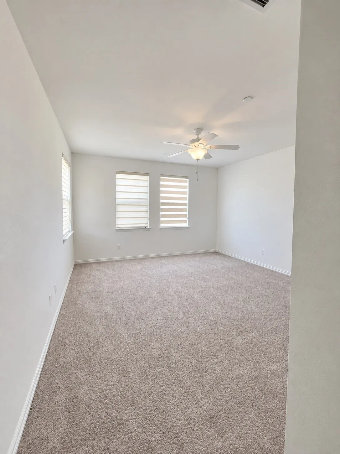 Townhouse For Rent in Dallas County , 5516 Union Street, Sachse, Texas 75048, 3 Bedroom, 3 Bathroom, 2 Garage spaces, 1,979 Sqft, built in 2021, mls#21389960, Real Estate Agent in Sachse, Homes For Rent in Dallas county, Homes For Rent in Sachse, Realtor in Sachse Texas, Real Estate Brokerage Independent Realty Texas, Luminita Cordes Realtor