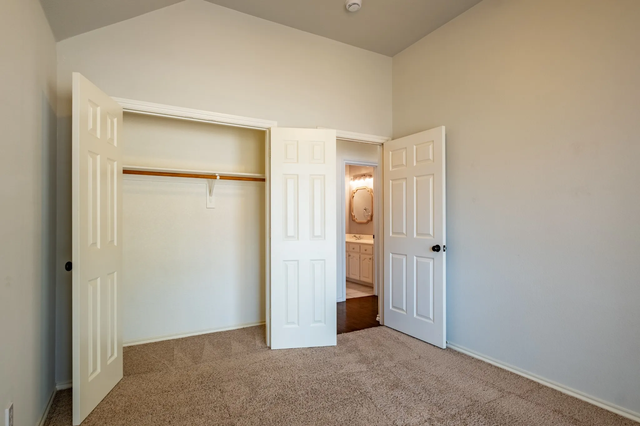 Single Family Residence For Sale in Tarrant County , 10717 Elmhurst Lane, Fort Worth, Texas 76244, 3 Bedroom, 2 Bathroom, 2 Garage spaces, 2,339 Sqft, built in 2001, mls#21389942, Real Estate Agent in Fort Worth, Homes For Sale in Tarrant county, Homes For Sale in Fort Worth, Realtor in Fort Worth Texas, Real Estate Brokerage Independent Realty Texas, Luminita Cordes Realtor