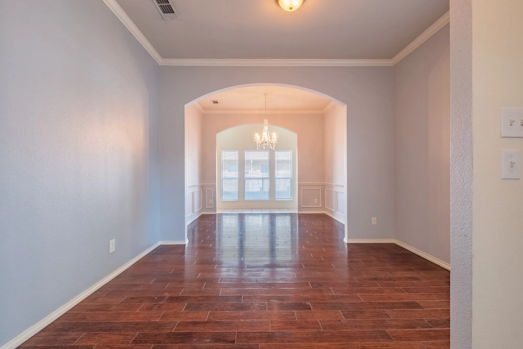 Single Family Residence For Sale in Tarrant County , 10717 Elmhurst Lane, Fort Worth, Texas 76244, 3 Bedroom, 2 Bathroom, 2 Garage spaces, 2,339 Sqft, built in 2001, mls#21389942, Real Estate Agent in Fort Worth, Homes For Sale in Tarrant county, Homes For Sale in Fort Worth, Realtor in Fort Worth Texas, Real Estate Brokerage Independent Realty Texas, Luminita Cordes Realtor
