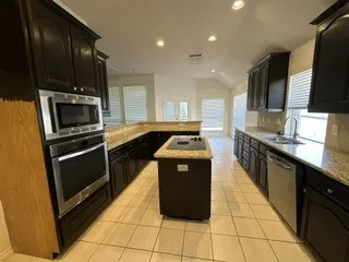 Single Family Residence For Sale in Tarrant County , 10717 Elmhurst Lane, Fort Worth, Texas 76244, 3 Bedroom, 2 Bathroom, 2 Garage spaces, 2,339 Sqft, built in 2001, mls#21389942, Real Estate Agent in Fort Worth, Homes For Sale in Tarrant county, Homes For Sale in Fort Worth, Realtor in Fort Worth Texas, Real Estate Brokerage Independent Realty Texas, Luminita Cordes Realtor
