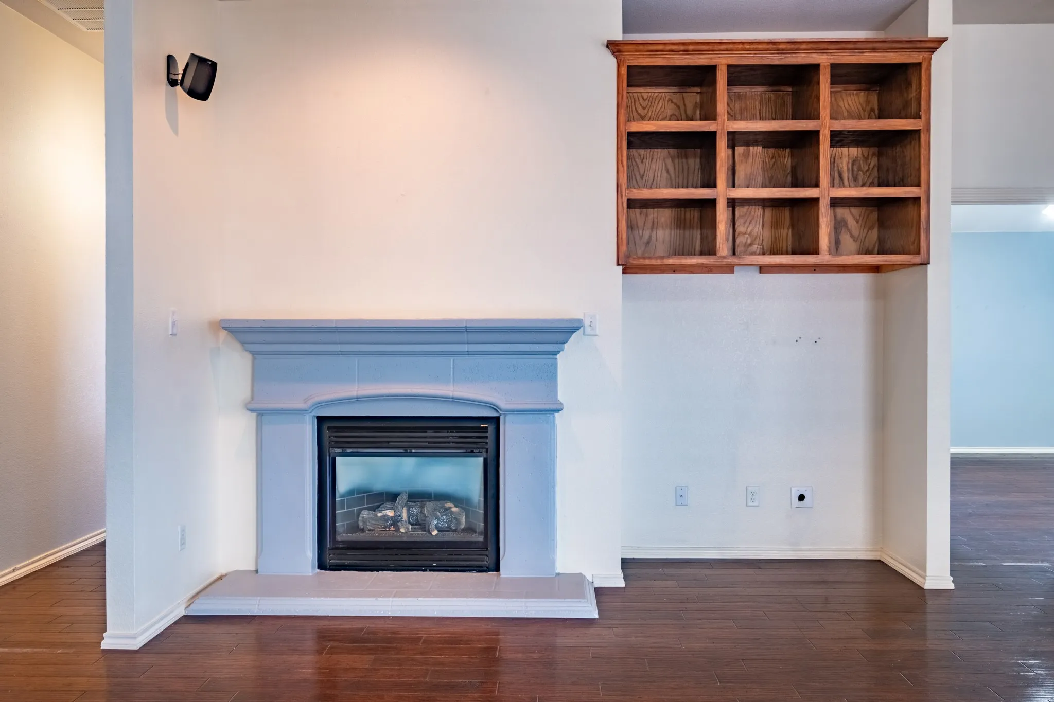 Single Family Residence For Sale in Tarrant County , 10717 Elmhurst Lane, Fort Worth, Texas 76244, 3 Bedroom, 2 Bathroom, 2 Garage spaces, 2,339 Sqft, built in 2001, mls#21389942, Real Estate Agent in Fort Worth, Homes For Sale in Tarrant county, Homes For Sale in Fort Worth, Realtor in Fort Worth Texas, Real Estate Brokerage Independent Realty Texas, Luminita Cordes Realtor