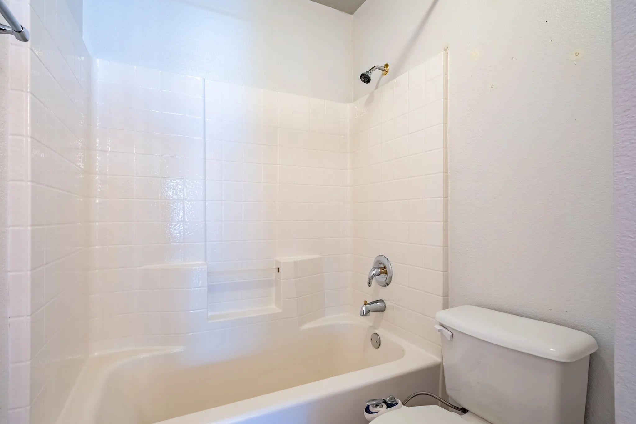 Single Family Residence For Sale in Tarrant County , 10717 Elmhurst Lane, Fort Worth, Texas 76244, 3 Bedroom, 2 Bathroom, 2 Garage spaces, 2,339 Sqft, built in 2001, mls#21389942, Real Estate Agent in Fort Worth, Homes For Sale in Tarrant county, Homes For Sale in Fort Worth, Realtor in Fort Worth Texas, Real Estate Brokerage Independent Realty Texas, Luminita Cordes Realtor
