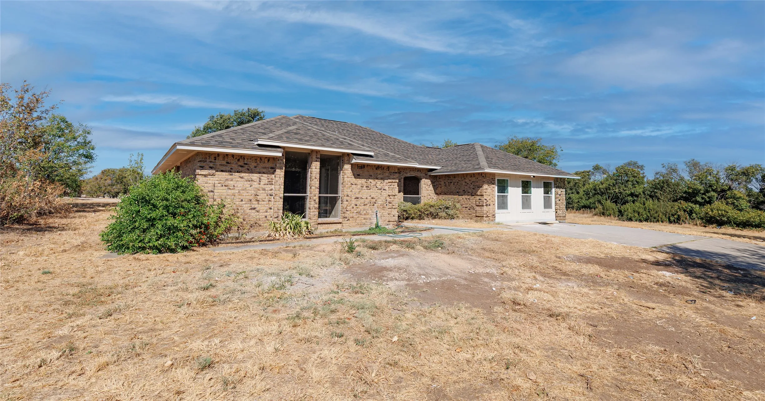 Single Family Residence For Sale in Wise County , 1376 County Road 4651, Rhome, Texas 76078, 4 Bedroom, 3 Bathroom, Garage spaces, 2,445 Sqft, built in 1986, mls#21388231, Real Estate Agent in Rhome, Homes For Sale in Wise county, Homes For Sale in Rhome, Realtor in Rhome Texas, Real Estate Brokerage Independent Realty Texas, Luminita Cordes Realtor