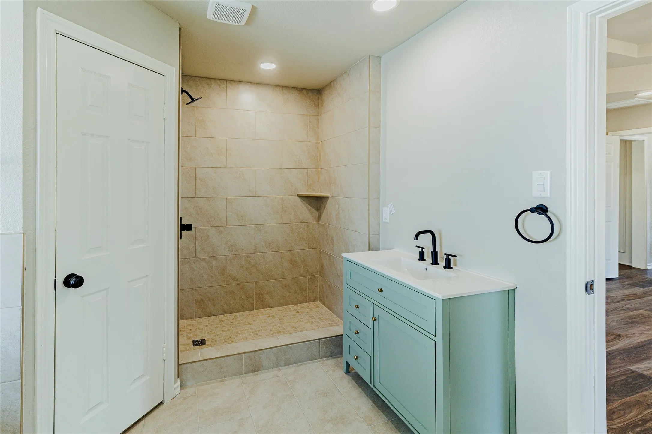 Single Family Residence For Sale in Wise County , 1376 County Road 4651, Rhome, Texas 76078, 4 Bedroom, 3 Bathroom, Garage spaces, 2,445 Sqft, built in 1986, mls#21388231, Real Estate Agent in Rhome, Homes For Sale in Wise county, Homes For Sale in Rhome, Realtor in Rhome Texas, Real Estate Brokerage Independent Realty Texas, Luminita Cordes Realtor