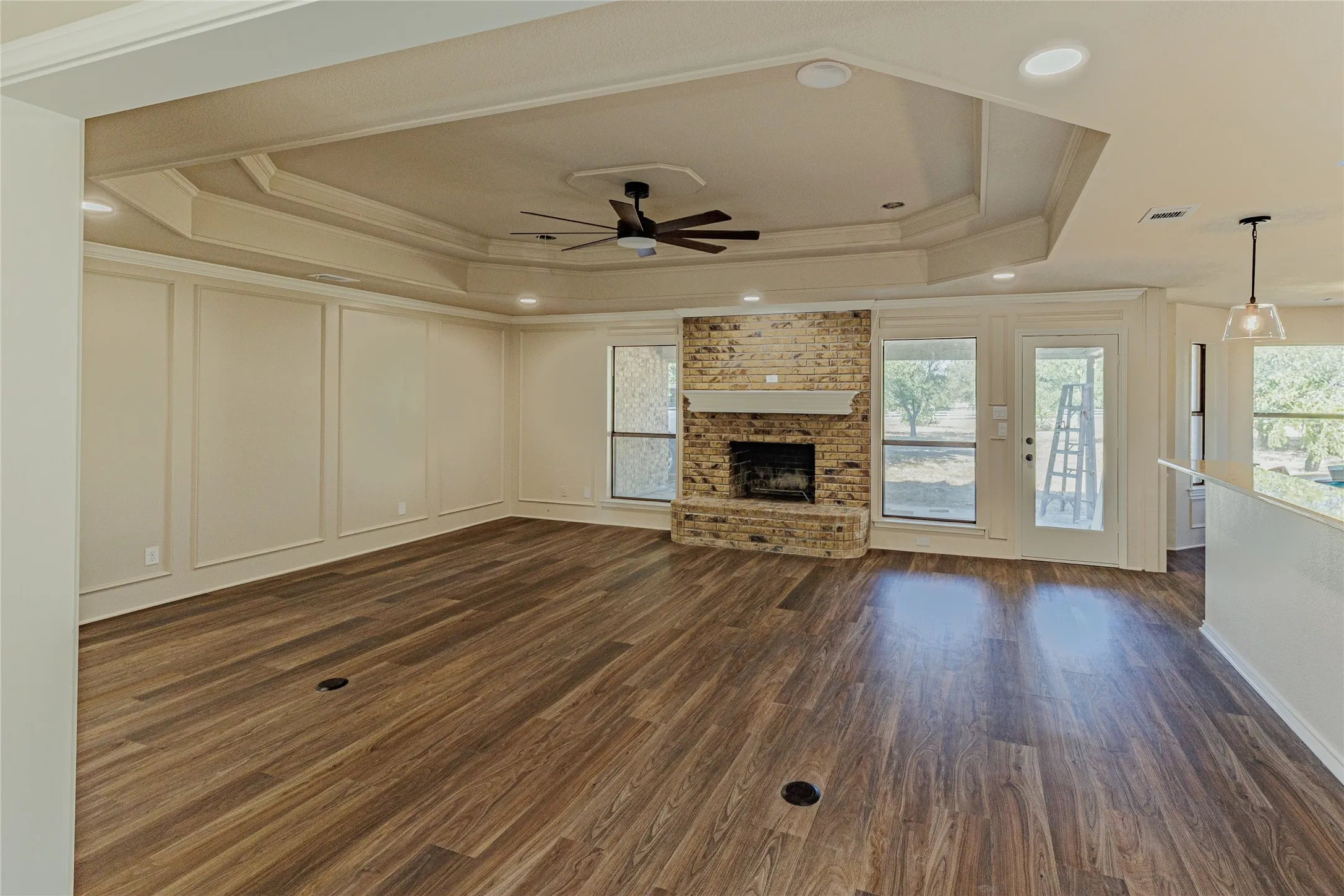 Single Family Residence For Sale in Wise County , 1376 County Road 4651, Rhome, Texas 76078, 4 Bedroom, 3 Bathroom, Garage spaces, 2,445 Sqft, built in 1986, mls#21388231, Real Estate Agent in Rhome, Homes For Sale in Wise county, Homes For Sale in Rhome, Realtor in Rhome Texas, Real Estate Brokerage Independent Realty Texas, Luminita Cordes Realtor