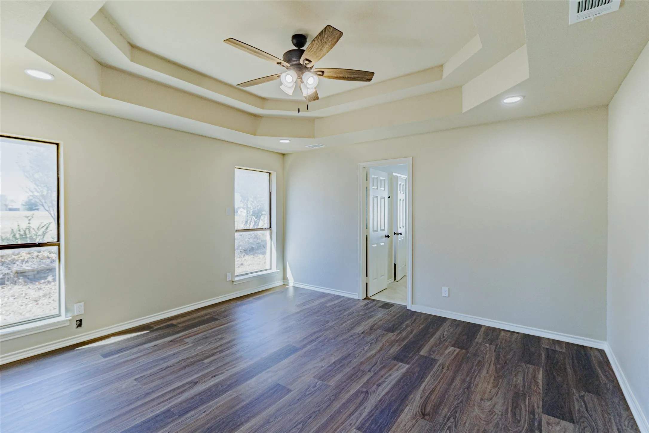 Single Family Residence For Sale in Wise County , 1376 County Road 4651, Rhome, Texas 76078, 4 Bedroom, 3 Bathroom, Garage spaces, 2,445 Sqft, built in 1986, mls#21388231, Real Estate Agent in Rhome, Homes For Sale in Wise county, Homes For Sale in Rhome, Realtor in Rhome Texas, Real Estate Brokerage Independent Realty Texas, Luminita Cordes Realtor