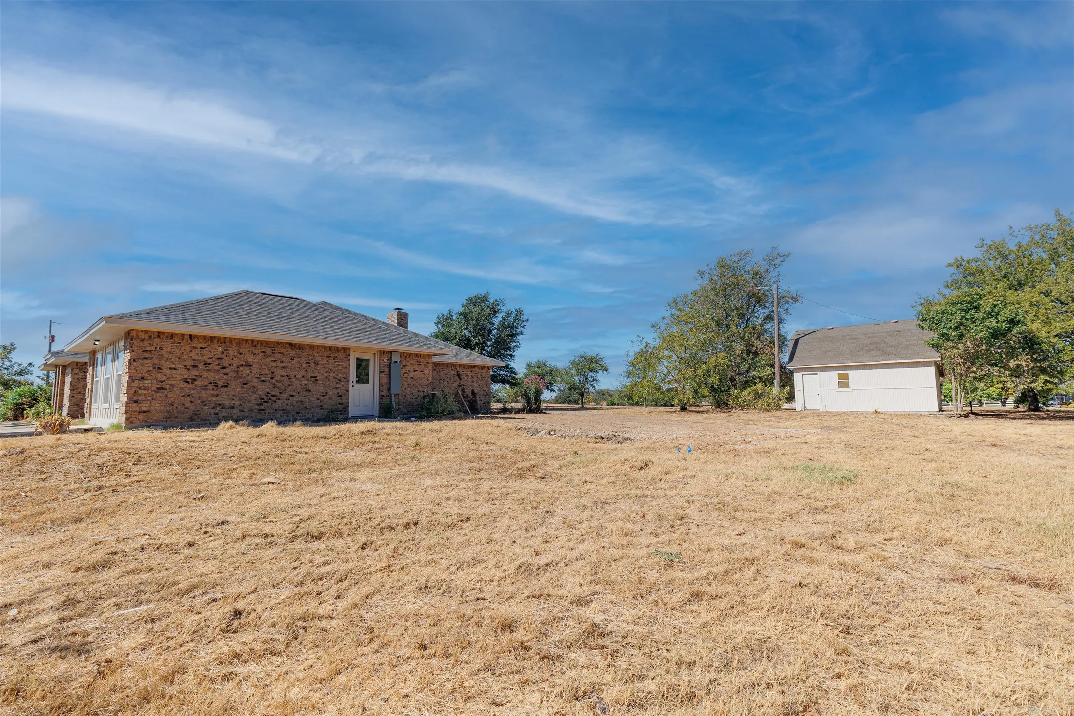 Single Family Residence For Sale in Wise County , 1376 County Road 4651, Rhome, Texas 76078, 4 Bedroom, 3 Bathroom, Garage spaces, 2,445 Sqft, built in 1986, mls#21388231, Real Estate Agent in Rhome, Homes For Sale in Wise county, Homes For Sale in Rhome, Realtor in Rhome Texas, Real Estate Brokerage Independent Realty Texas, Luminita Cordes Realtor