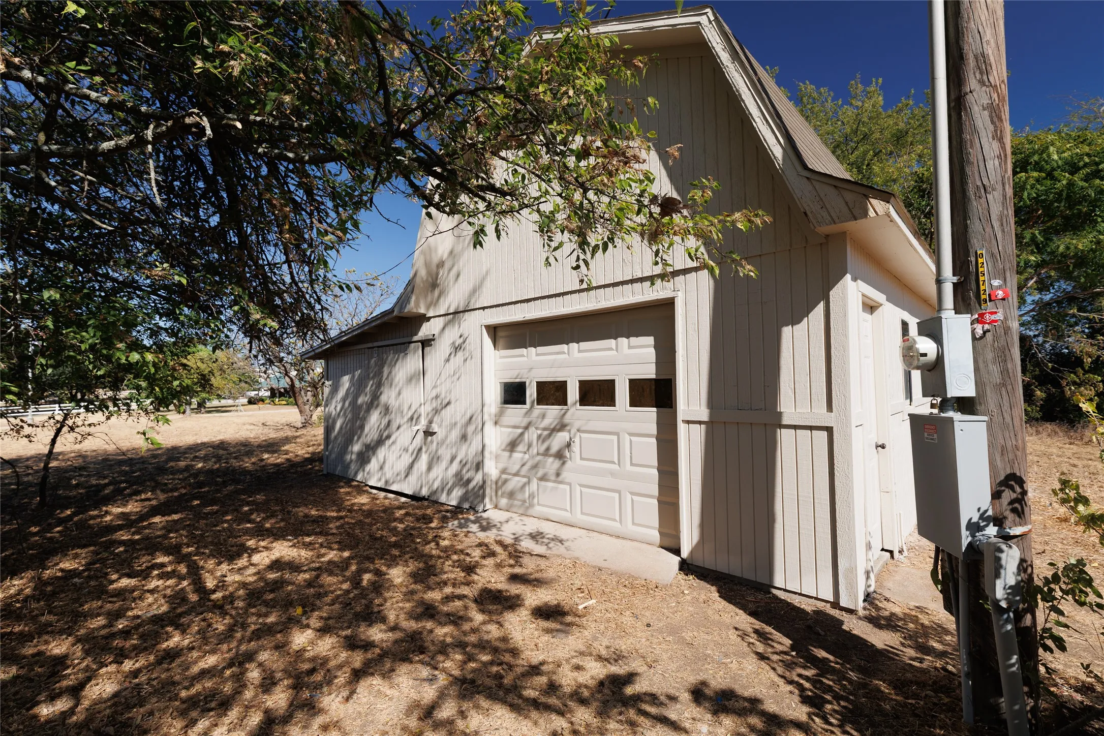 Single Family Residence For Sale in Wise County , 1376 County Road 4651, Rhome, Texas 76078, 4 Bedroom, 3 Bathroom, Garage spaces, 2,445 Sqft, built in 1986, mls#21388231, Real Estate Agent in Rhome, Homes For Sale in Wise county, Homes For Sale in Rhome, Realtor in Rhome Texas, Real Estate Brokerage Independent Realty Texas, Luminita Cordes Realtor