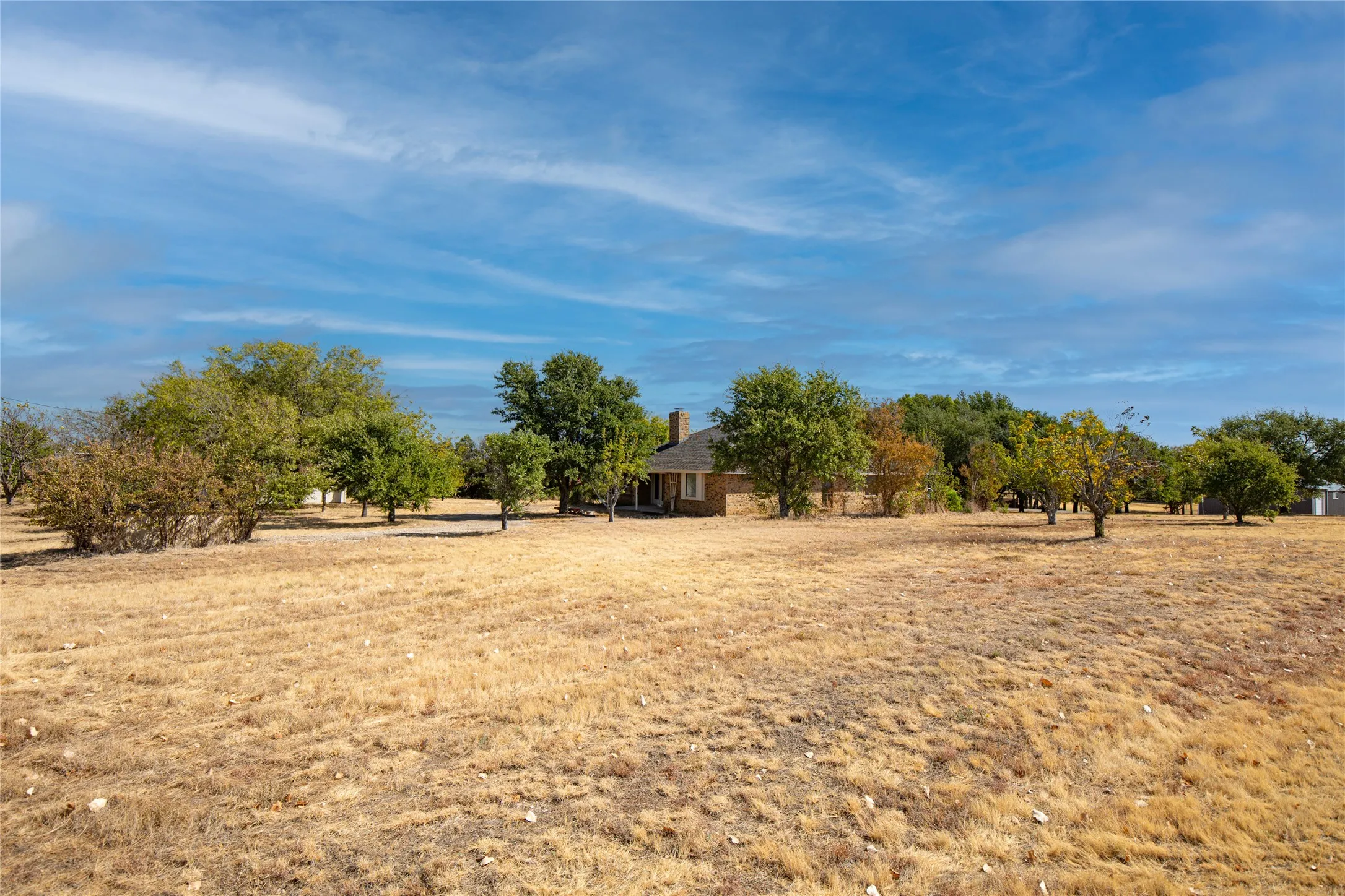 Single Family Residence For Sale in Wise County , 1376 County Road 4651, Rhome, Texas 76078, 4 Bedroom, 3 Bathroom, Garage spaces, 2,445 Sqft, built in 1986, mls#21388231, Real Estate Agent in Rhome, Homes For Sale in Wise county, Homes For Sale in Rhome, Realtor in Rhome Texas, Real Estate Brokerage Independent Realty Texas, Luminita Cordes Realtor