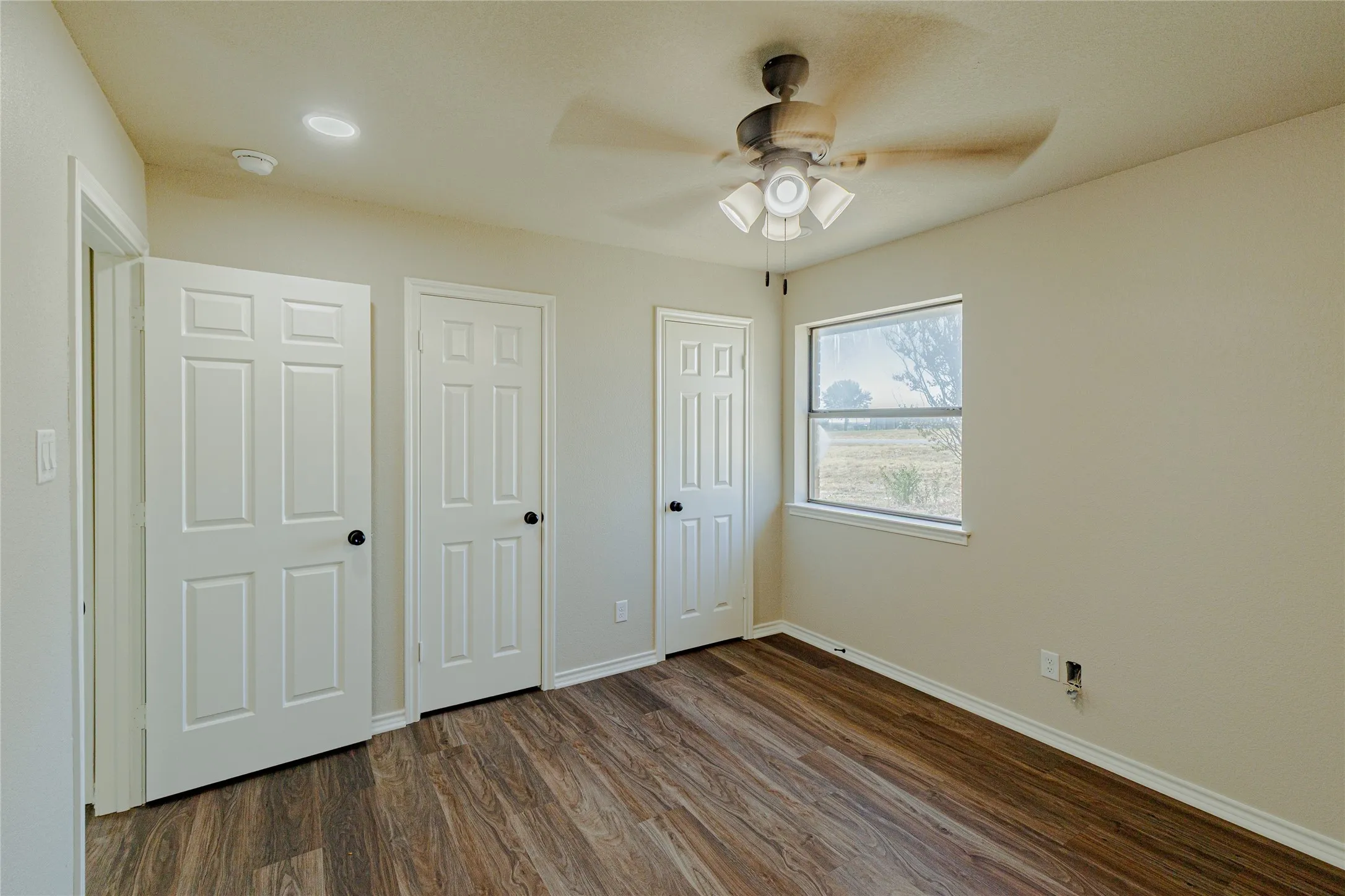Single Family Residence For Sale in Wise County , 1376 County Road 4651, Rhome, Texas 76078, 4 Bedroom, 3 Bathroom, Garage spaces, 2,445 Sqft, built in 1986, mls#21388231, Real Estate Agent in Rhome, Homes For Sale in Wise county, Homes For Sale in Rhome, Realtor in Rhome Texas, Real Estate Brokerage Independent Realty Texas, Luminita Cordes Realtor
