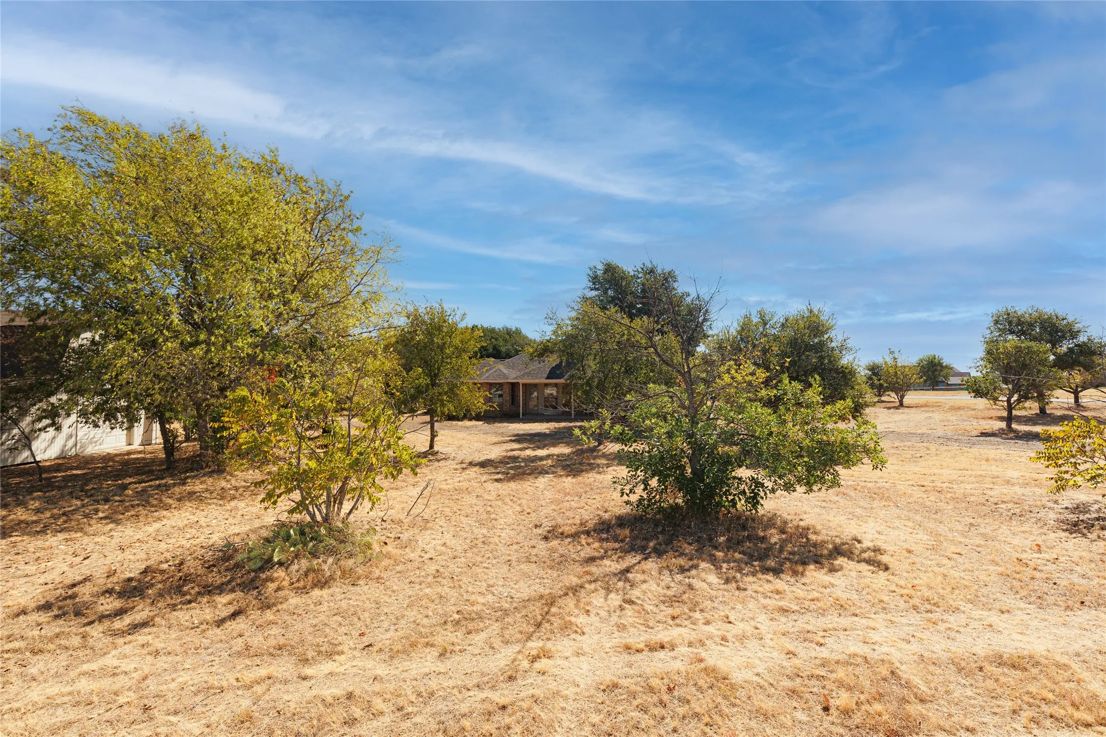 Single Family Residence For Sale in Wise County , 1376 County Road 4651, Rhome, Texas 76078, 4 Bedroom, 3 Bathroom, Garage spaces, 2,445 Sqft, built in 1986, mls#21388231, Real Estate Agent in Rhome, Homes For Sale in Wise county, Homes For Sale in Rhome, Realtor in Rhome Texas, Real Estate Brokerage Independent Realty Texas, Luminita Cordes Realtor