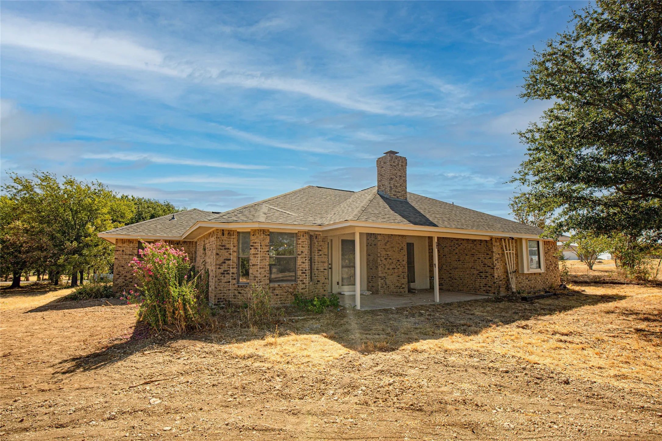 Single Family Residence For Sale in Wise County , 1376 County Road 4651, Rhome, Texas 76078, 4 Bedroom, 3 Bathroom, Garage spaces, 2,445 Sqft, built in 1986, mls#21388231, Real Estate Agent in Rhome, Homes For Sale in Wise county, Homes For Sale in Rhome, Realtor in Rhome Texas, Real Estate Brokerage Independent Realty Texas, Luminita Cordes Realtor