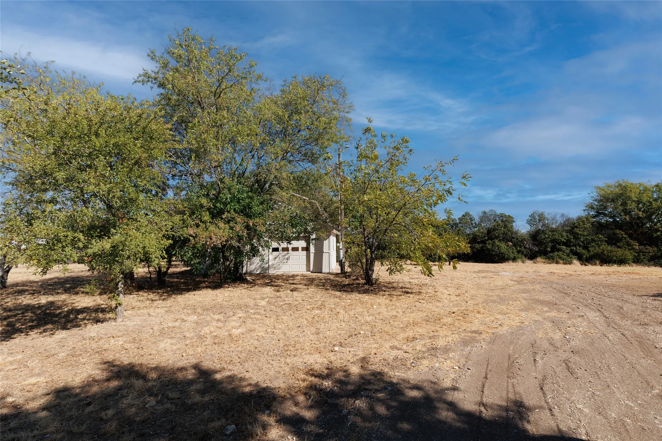 Single Family Residence For Sale in Wise County , 1376 County Road 4651, Rhome, Texas 76078, 4 Bedroom, 3 Bathroom, Garage spaces, 2,445 Sqft, built in 1986, mls#21388231, Real Estate Agent in Rhome, Homes For Sale in Wise county, Homes For Sale in Rhome, Realtor in Rhome Texas, Real Estate Brokerage Independent Realty Texas, Luminita Cordes Realtor