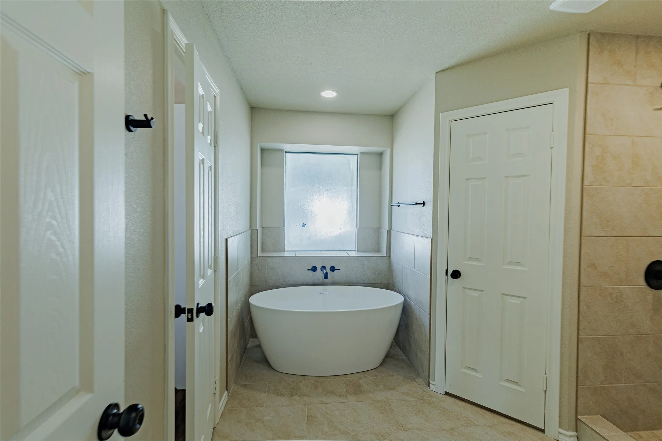 Single Family Residence For Sale in Wise County , 1376 County Road 4651, Rhome, Texas 76078, 4 Bedroom, 3 Bathroom, Garage spaces, 2,445 Sqft, built in 1986, mls#21388231, Real Estate Agent in Rhome, Homes For Sale in Wise county, Homes For Sale in Rhome, Realtor in Rhome Texas, Real Estate Brokerage Independent Realty Texas, Luminita Cordes Realtor
