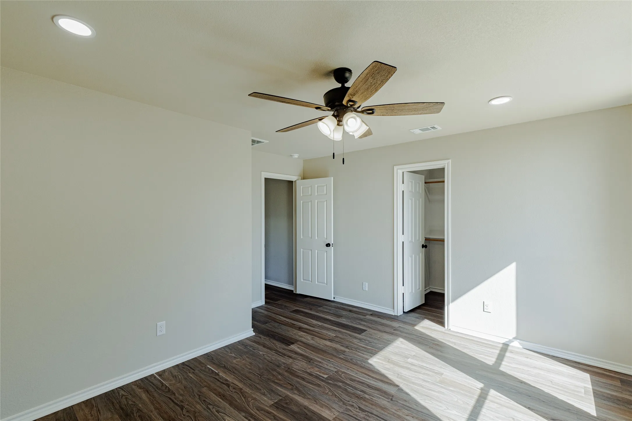 Single Family Residence For Sale in Wise County , 1376 County Road 4651, Rhome, Texas 76078, 4 Bedroom, 3 Bathroom, Garage spaces, 2,445 Sqft, built in 1986, mls#21388231, Real Estate Agent in Rhome, Homes For Sale in Wise county, Homes For Sale in Rhome, Realtor in Rhome Texas, Real Estate Brokerage Independent Realty Texas, Luminita Cordes Realtor