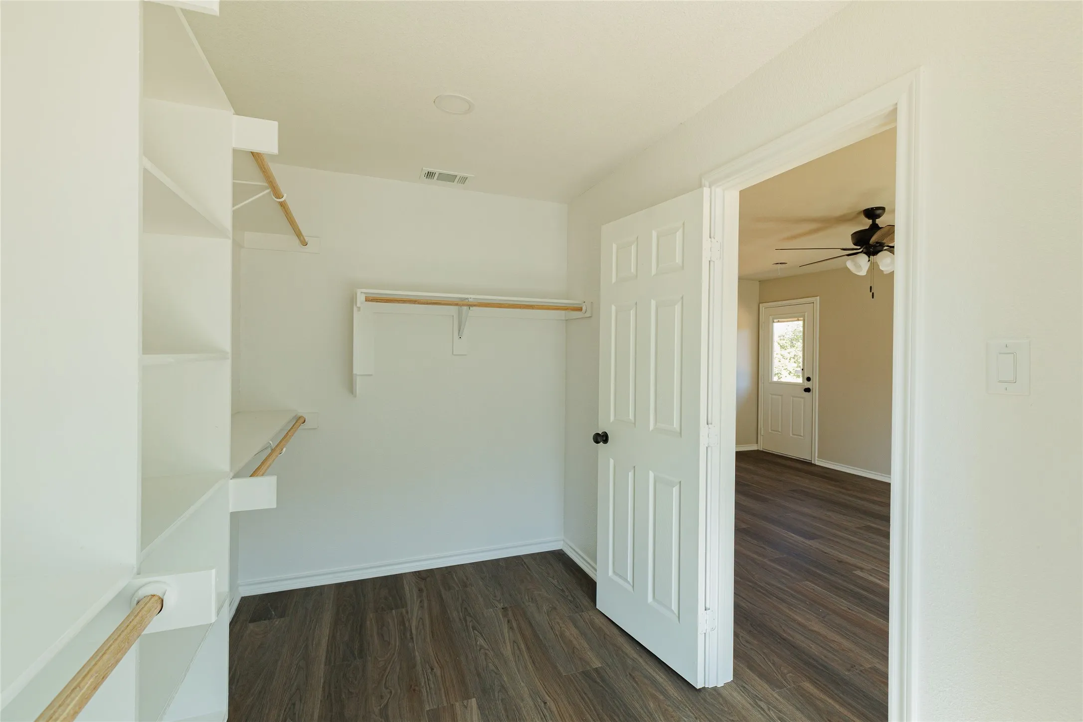Single Family Residence For Sale in Wise County , 1376 County Road 4651, Rhome, Texas 76078, 4 Bedroom, 3 Bathroom, Garage spaces, 2,445 Sqft, built in 1986, mls#21388231, Real Estate Agent in Rhome, Homes For Sale in Wise county, Homes For Sale in Rhome, Realtor in Rhome Texas, Real Estate Brokerage Independent Realty Texas, Luminita Cordes Realtor