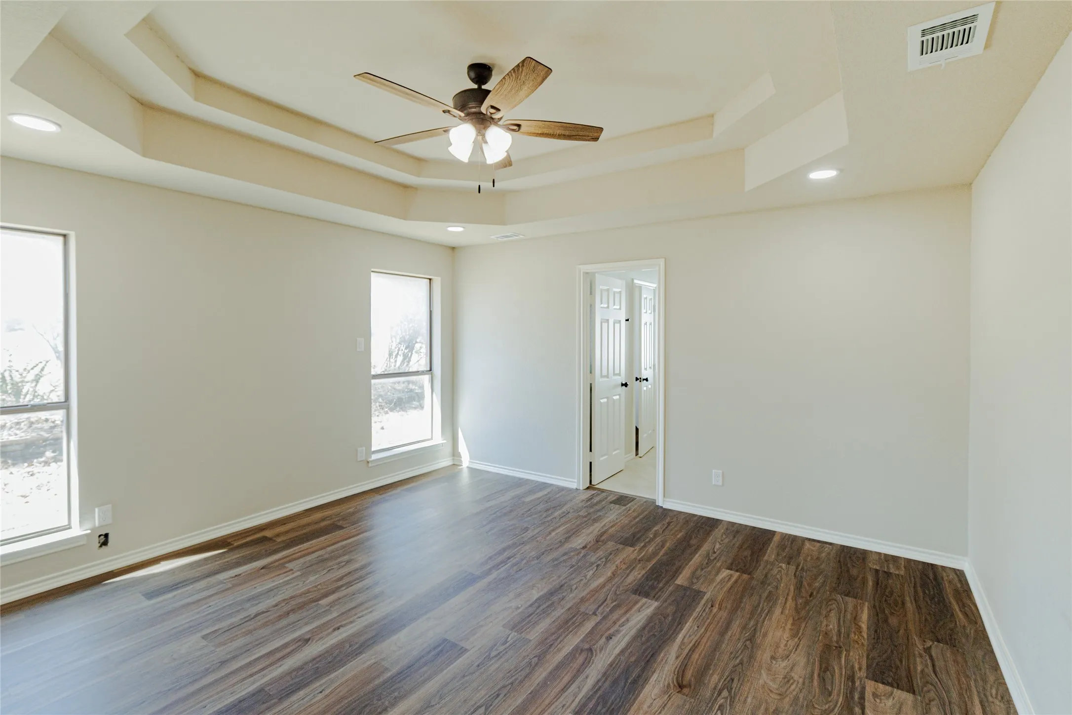Single Family Residence For Sale in Wise County , 1376 County Road 4651, Rhome, Texas 76078, 4 Bedroom, 3 Bathroom, Garage spaces, 2,445 Sqft, built in 1986, mls#21388231, Real Estate Agent in Rhome, Homes For Sale in Wise county, Homes For Sale in Rhome, Realtor in Rhome Texas, Real Estate Brokerage Independent Realty Texas, Luminita Cordes Realtor