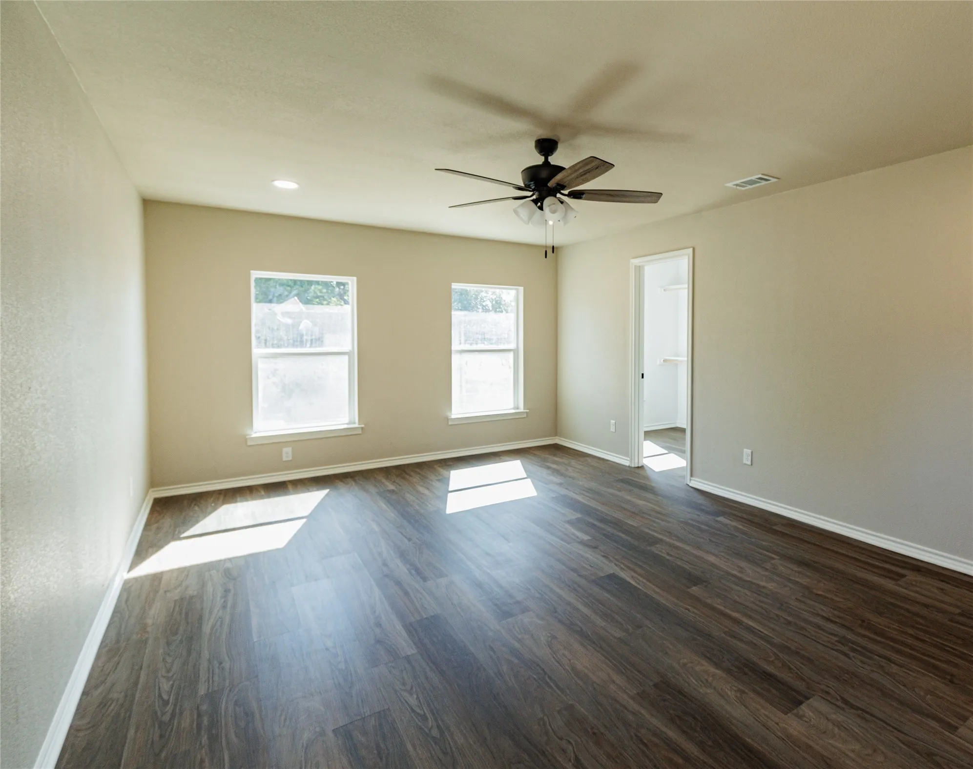 Single Family Residence For Sale in Wise County , 1376 County Road 4651, Rhome, Texas 76078, 4 Bedroom, 3 Bathroom, Garage spaces, 2,445 Sqft, built in 1986, mls#21388231, Real Estate Agent in Rhome, Homes For Sale in Wise county, Homes For Sale in Rhome, Realtor in Rhome Texas, Real Estate Brokerage Independent Realty Texas, Luminita Cordes Realtor