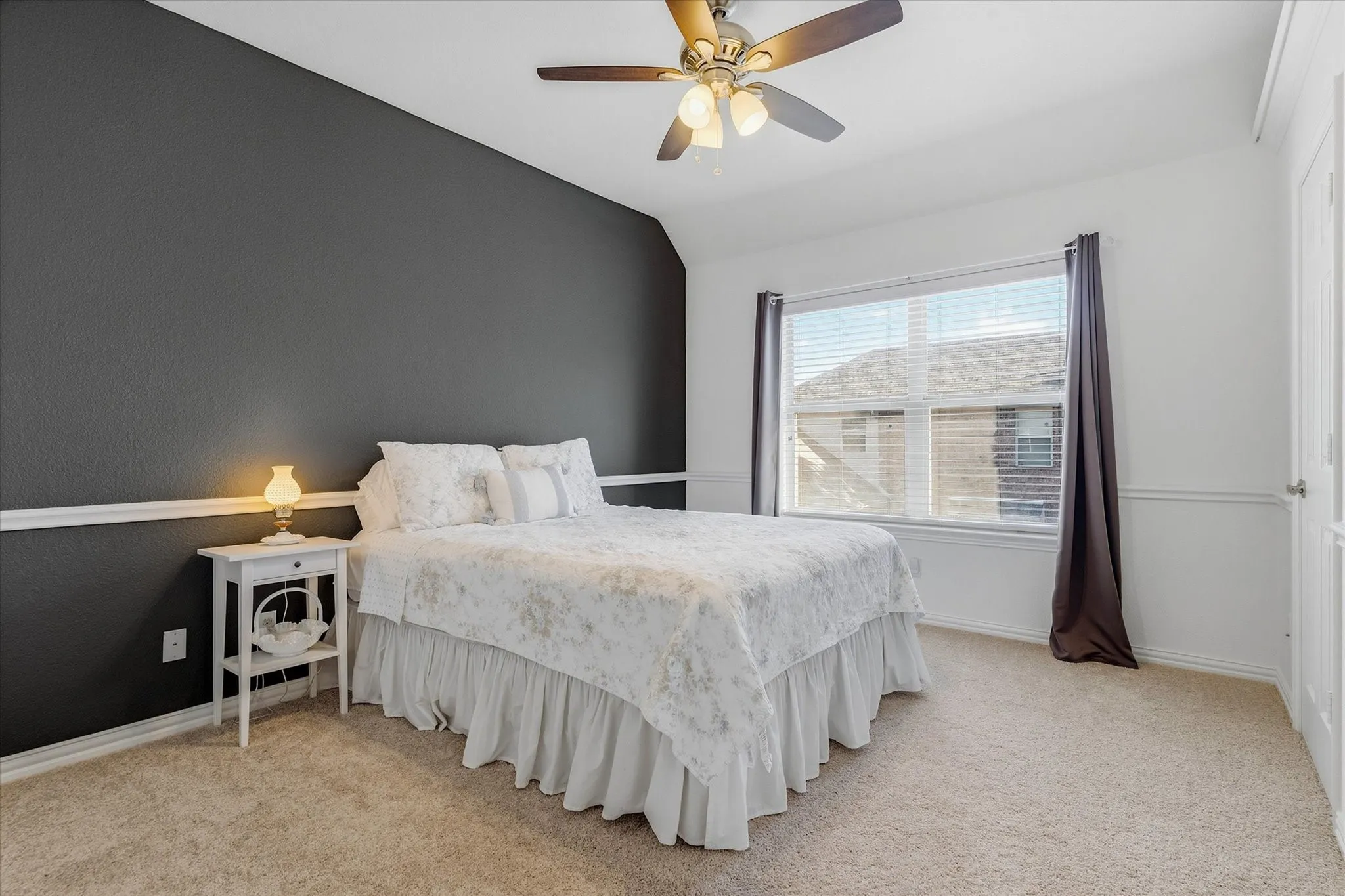 Single Family Residence For Sale in Tarrant County , 8212 Hallmark Drive, North Richland Hills, Texas 76182, 4 Bedroom, 3 Bathroom, 2 Garage spaces, 3,045 Sqft, built in 1999, mls#21387414, Real Estate Agent in North Richland Hills, Homes For Sale in Tarrant county, Homes For Sale in North Richland Hills, Realtor in North Richland Hills Texas, Real Estate Brokerage Independent Realty Texas, Luminita Cordes Realtor