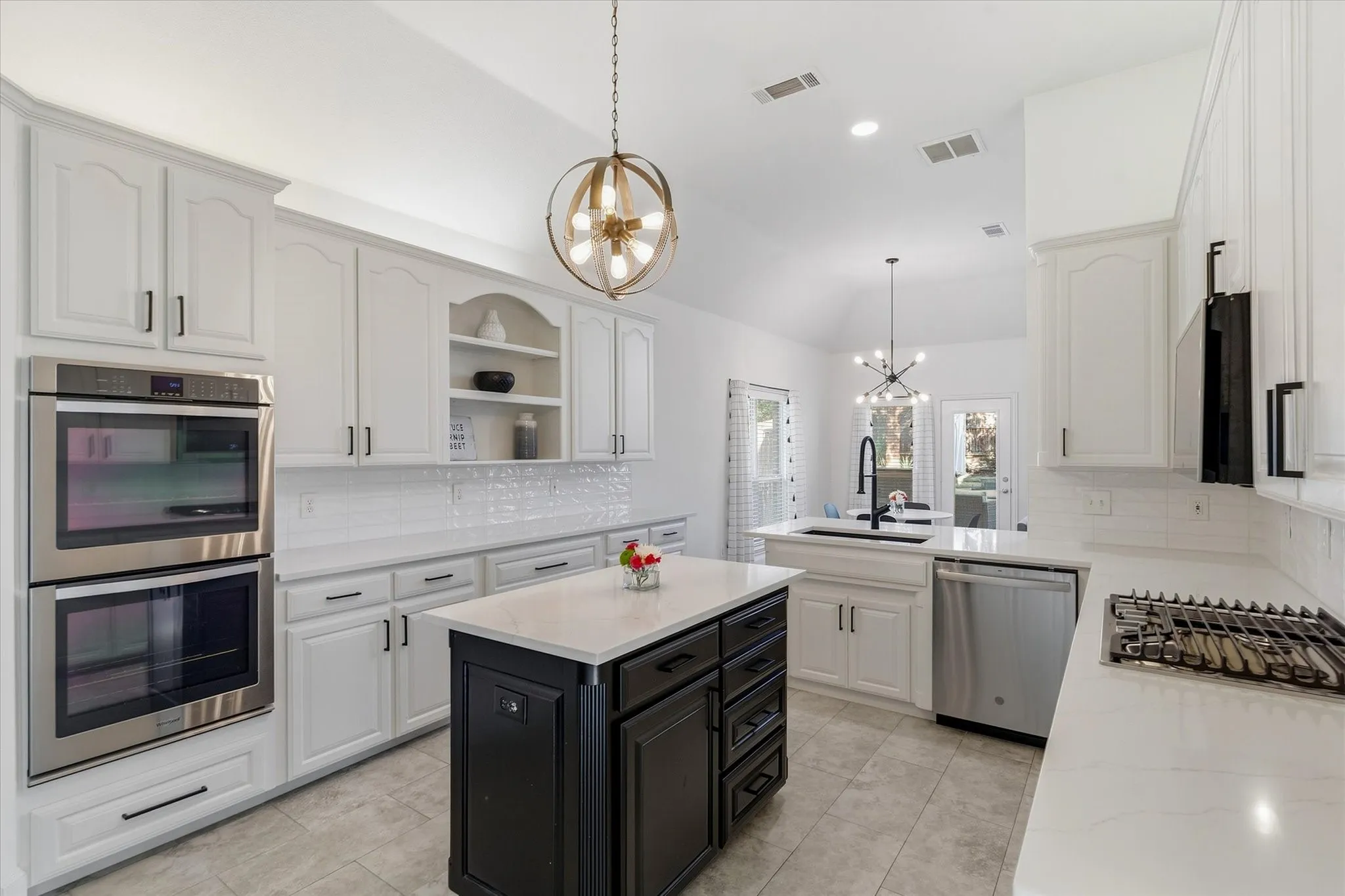 Single Family Residence For Sale in Tarrant County , 8212 Hallmark Drive, North Richland Hills, Texas 76182, 4 Bedroom, 3 Bathroom, 2 Garage spaces, 3,045 Sqft, built in 1999, mls#21387414, Real Estate Agent in North Richland Hills, Homes For Sale in Tarrant county, Homes For Sale in North Richland Hills, Realtor in North Richland Hills Texas, Real Estate Brokerage Independent Realty Texas, Luminita Cordes Realtor