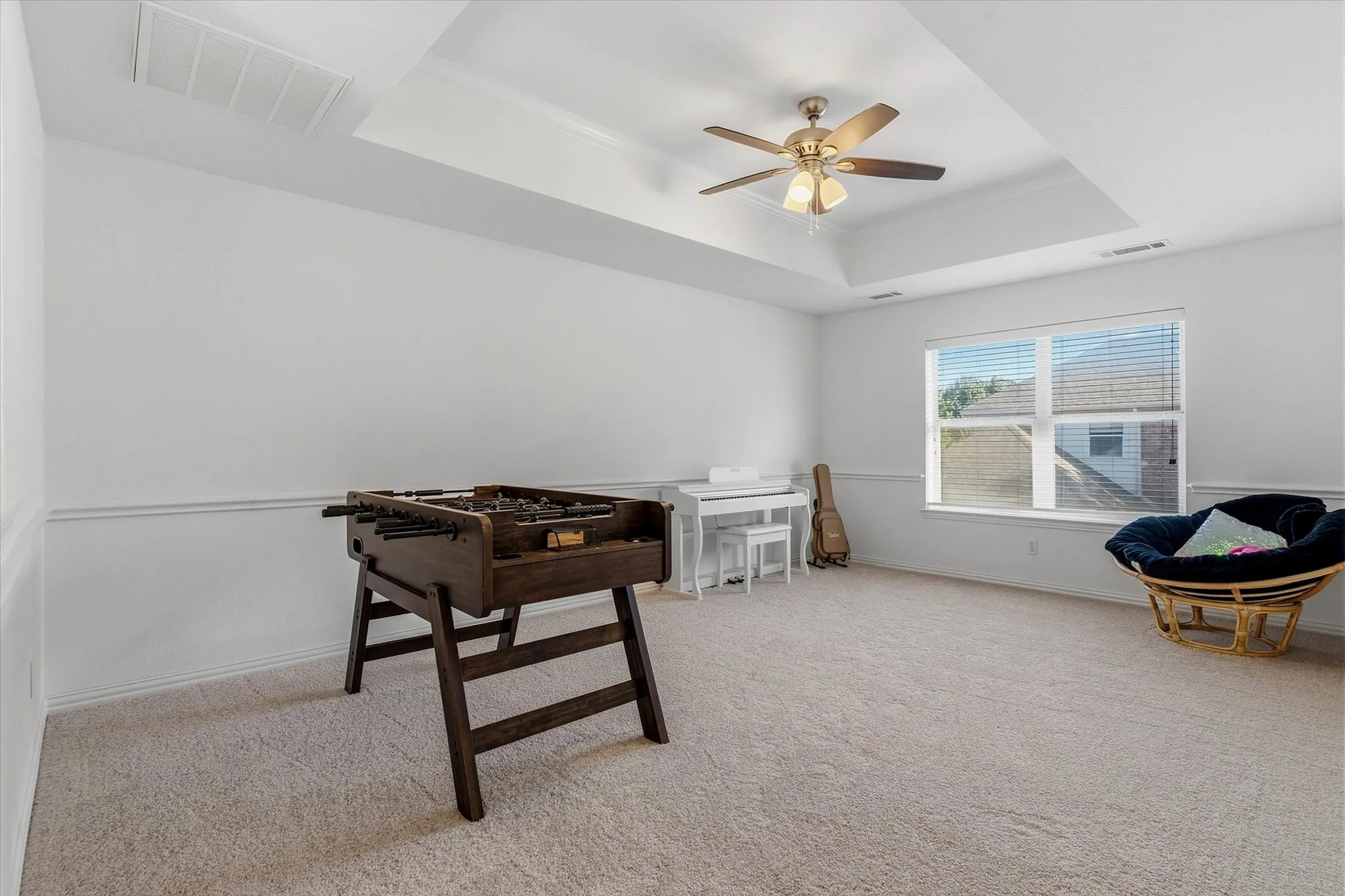 Single Family Residence For Sale in Tarrant County , 8212 Hallmark Drive, North Richland Hills, Texas 76182, 4 Bedroom, 3 Bathroom, 2 Garage spaces, 3,045 Sqft, built in 1999, mls#21387414, Real Estate Agent in North Richland Hills, Homes For Sale in Tarrant county, Homes For Sale in North Richland Hills, Realtor in North Richland Hills Texas, Real Estate Brokerage Independent Realty Texas, Luminita Cordes Realtor