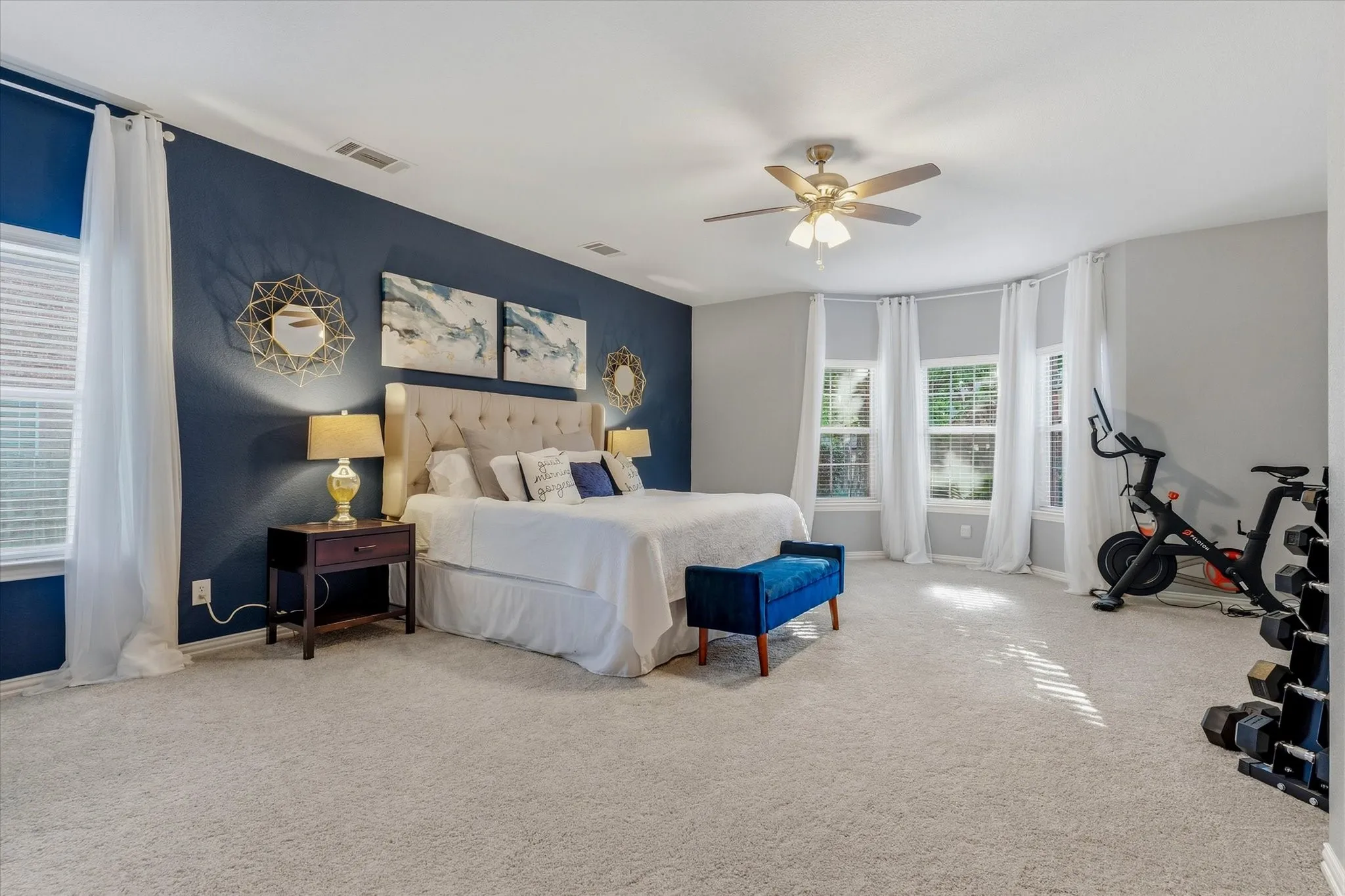 Single Family Residence For Sale in Tarrant County , 8212 Hallmark Drive, North Richland Hills, Texas 76182, 4 Bedroom, 3 Bathroom, 2 Garage spaces, 3,045 Sqft, built in 1999, mls#21387414, Real Estate Agent in North Richland Hills, Homes For Sale in Tarrant county, Homes For Sale in North Richland Hills, Realtor in North Richland Hills Texas, Real Estate Brokerage Independent Realty Texas, Luminita Cordes Realtor