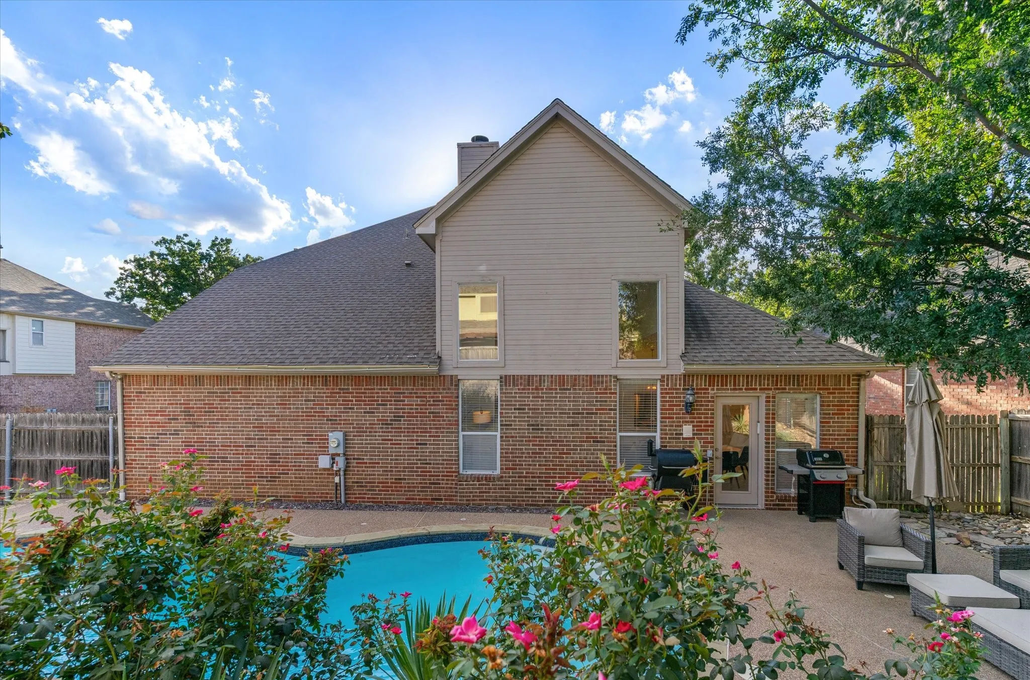 Single Family Residence For Sale in Tarrant County , 8212 Hallmark Drive, North Richland Hills, Texas 76182, 4 Bedroom, 3 Bathroom, 2 Garage spaces, 3,045 Sqft, built in 1999, mls#21387414, Real Estate Agent in North Richland Hills, Homes For Sale in Tarrant county, Homes For Sale in North Richland Hills, Realtor in North Richland Hills Texas, Real Estate Brokerage Independent Realty Texas, Luminita Cordes Realtor