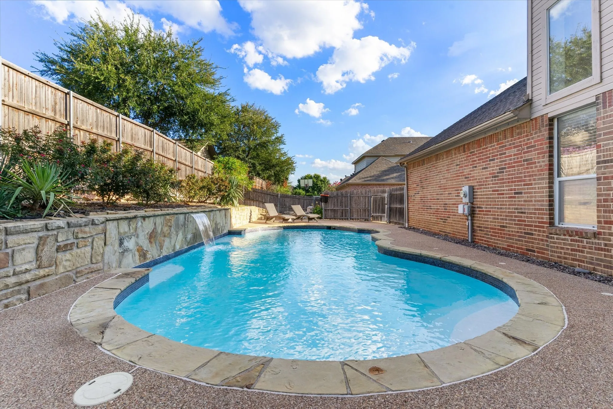 Single Family Residence For Sale in Tarrant County , 8212 Hallmark Drive, North Richland Hills, Texas 76182, 4 Bedroom, 3 Bathroom, 2 Garage spaces, 3,045 Sqft, built in 1999, mls#21387414, Real Estate Agent in North Richland Hills, Homes For Sale in Tarrant county, Homes For Sale in North Richland Hills, Realtor in North Richland Hills Texas, Real Estate Brokerage Independent Realty Texas, Luminita Cordes Realtor