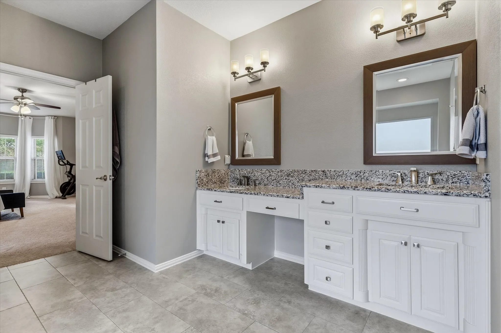 Single Family Residence For Sale in Tarrant County , 8212 Hallmark Drive, North Richland Hills, Texas 76182, 4 Bedroom, 3 Bathroom, 2 Garage spaces, 3,045 Sqft, built in 1999, mls#21387414, Real Estate Agent in North Richland Hills, Homes For Sale in Tarrant county, Homes For Sale in North Richland Hills, Realtor in North Richland Hills Texas, Real Estate Brokerage Independent Realty Texas, Luminita Cordes Realtor