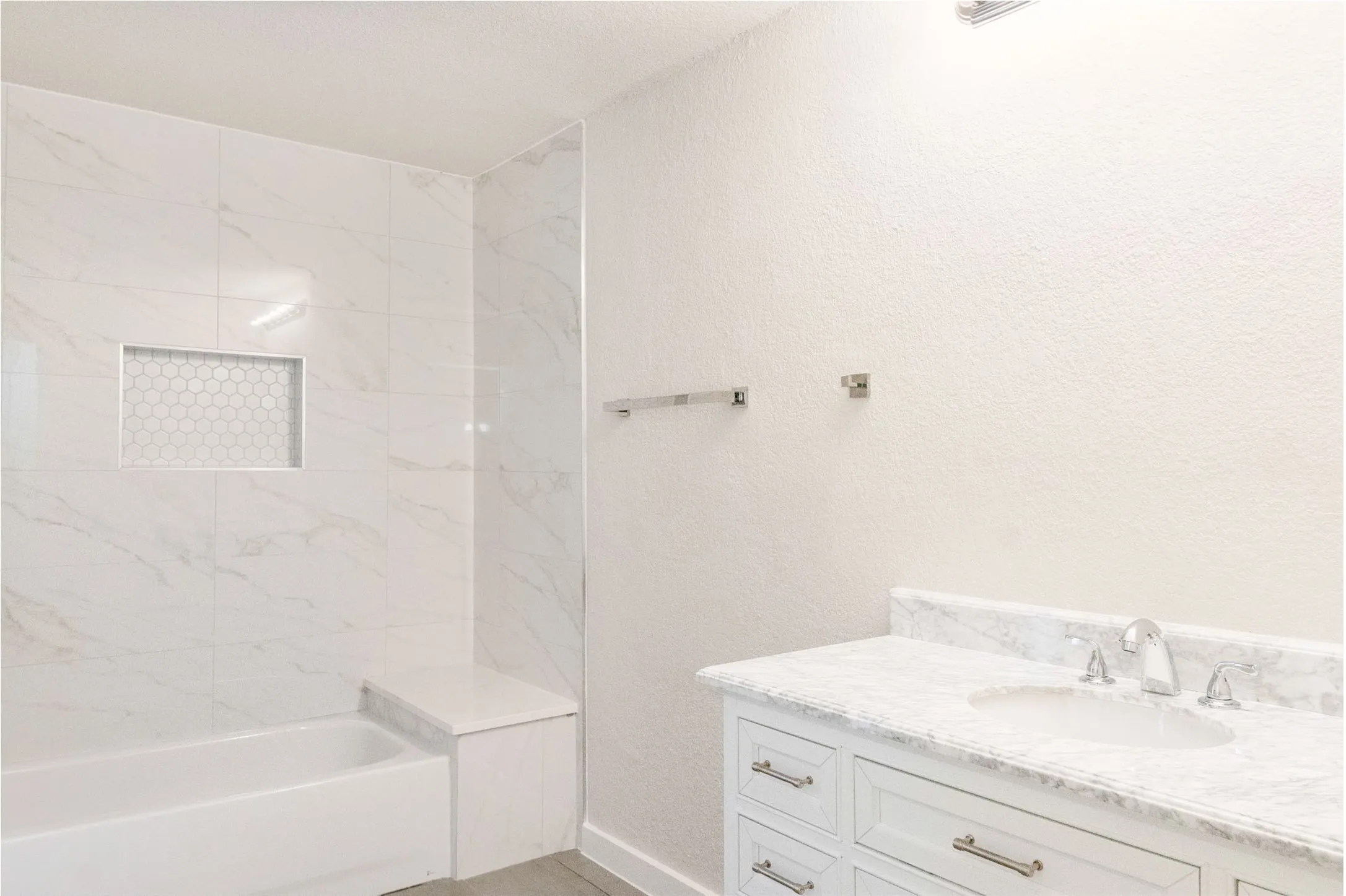 Single Family Residence For Sale in Tarrant County , 7708 N Richland Boulevard, North Richland Hills, Texas 76180, 3 Bedroom, 2 Bathroom, 2 Garage spaces, 1,574 Sqft, built in 1975, mls#21387099, Real Estate Agent in North Richland Hills, Homes For Sale in Tarrant county, Homes For Sale in North Richland Hills, Realtor in North Richland Hills Texas, Real Estate Brokerage Independent Realty Texas, Luminita Cordes Realtor