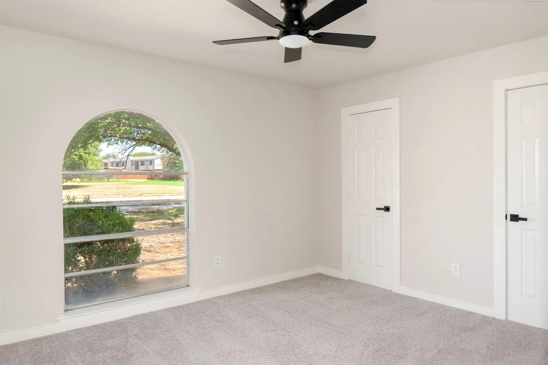 Single Family Residence For Sale in Tarrant County , 7708 N Richland Boulevard, North Richland Hills, Texas 76180, 3 Bedroom, 2 Bathroom, 2 Garage spaces, 1,574 Sqft, built in 1975, mls#21387099, Real Estate Agent in North Richland Hills, Homes For Sale in Tarrant county, Homes For Sale in North Richland Hills, Realtor in North Richland Hills Texas, Real Estate Brokerage Independent Realty Texas, Luminita Cordes Realtor