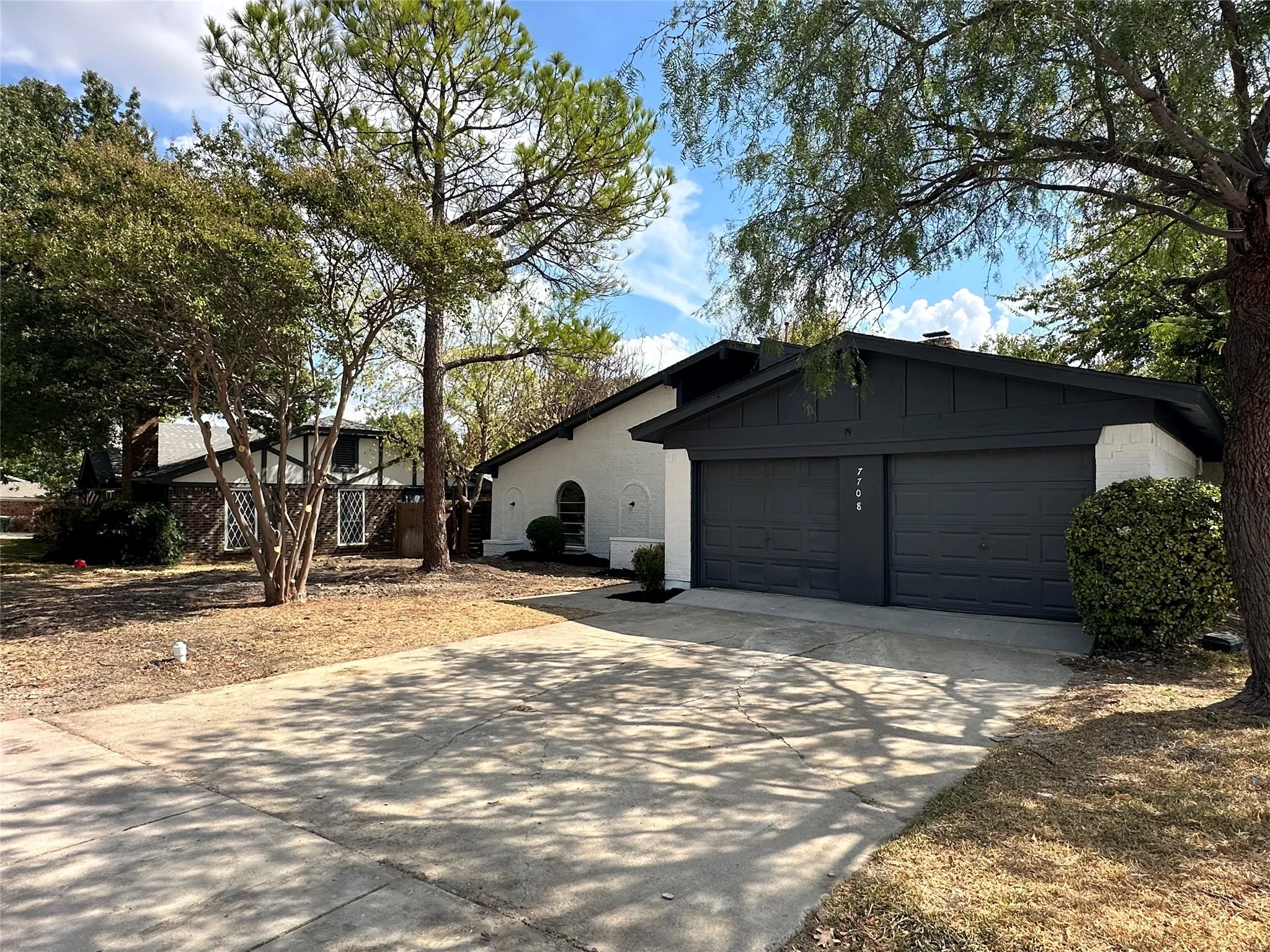 Single Family Residence For Sale in Tarrant County , 7708 N Richland Boulevard, North Richland Hills, Texas 76180, 3 Bedroom, 2 Bathroom, 2 Garage spaces, 1,574 Sqft, built in 1975, mls#21387099, Real Estate Agent in North Richland Hills, Homes For Sale in Tarrant county, Homes For Sale in North Richland Hills, Realtor in North Richland Hills Texas, Real Estate Brokerage Independent Realty Texas, Luminita Cordes Realtor