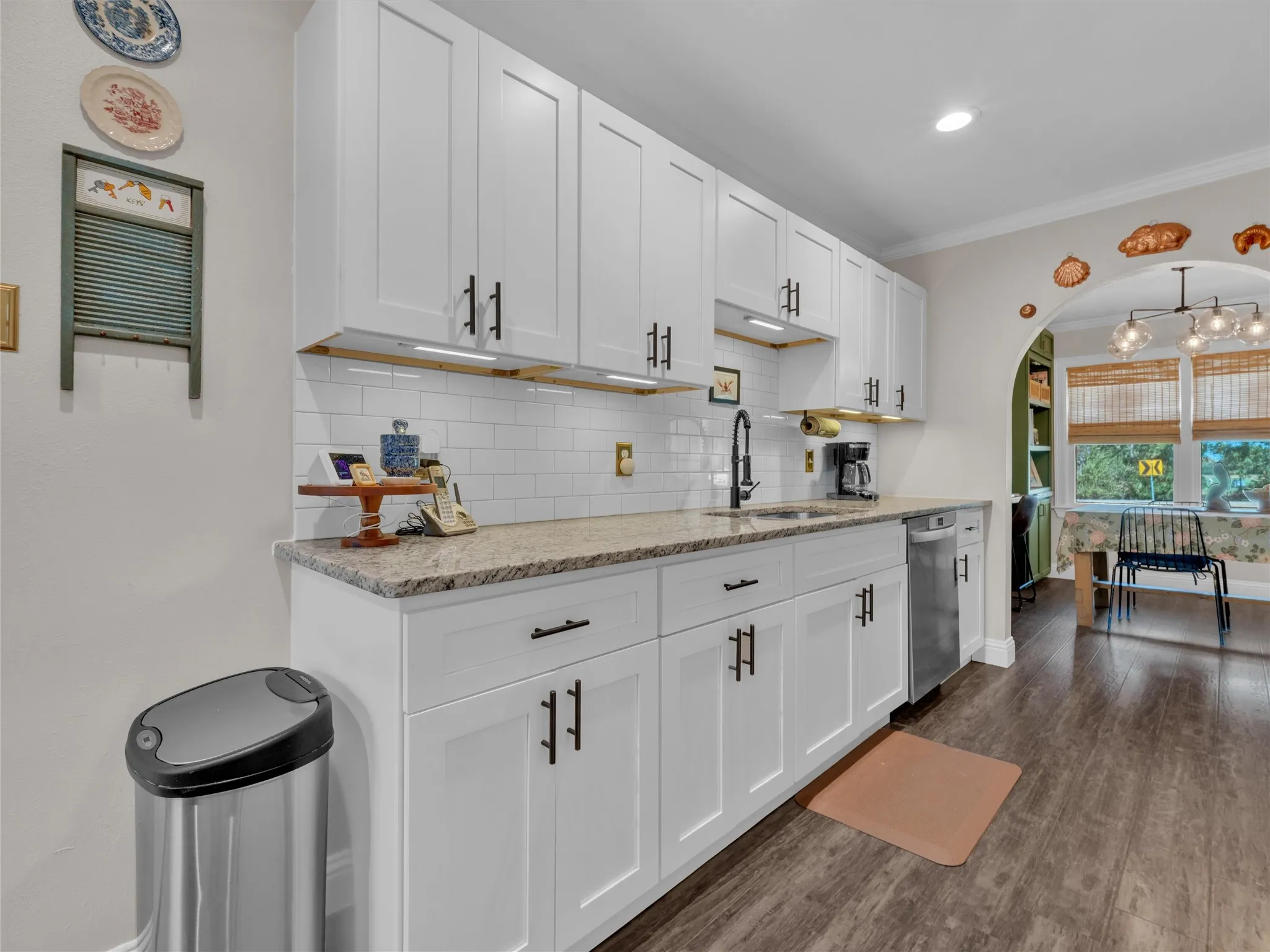 Single Family Residence For Sale in Tarrant County , 5400 Meadowbrook Drive, Fort Worth, Texas 76112, 3 Bedroom, 1 Bathroom, 2 Garage spaces, 1,364 Sqft, built in 1952, mls#21388209, Real Estate Agent in Fort Worth, Homes For Sale in Tarrant county, Homes For Sale in Fort Worth, Realtor in Fort Worth Texas, Real Estate Brokerage Independent Realty Texas, Luminita Cordes Realtor