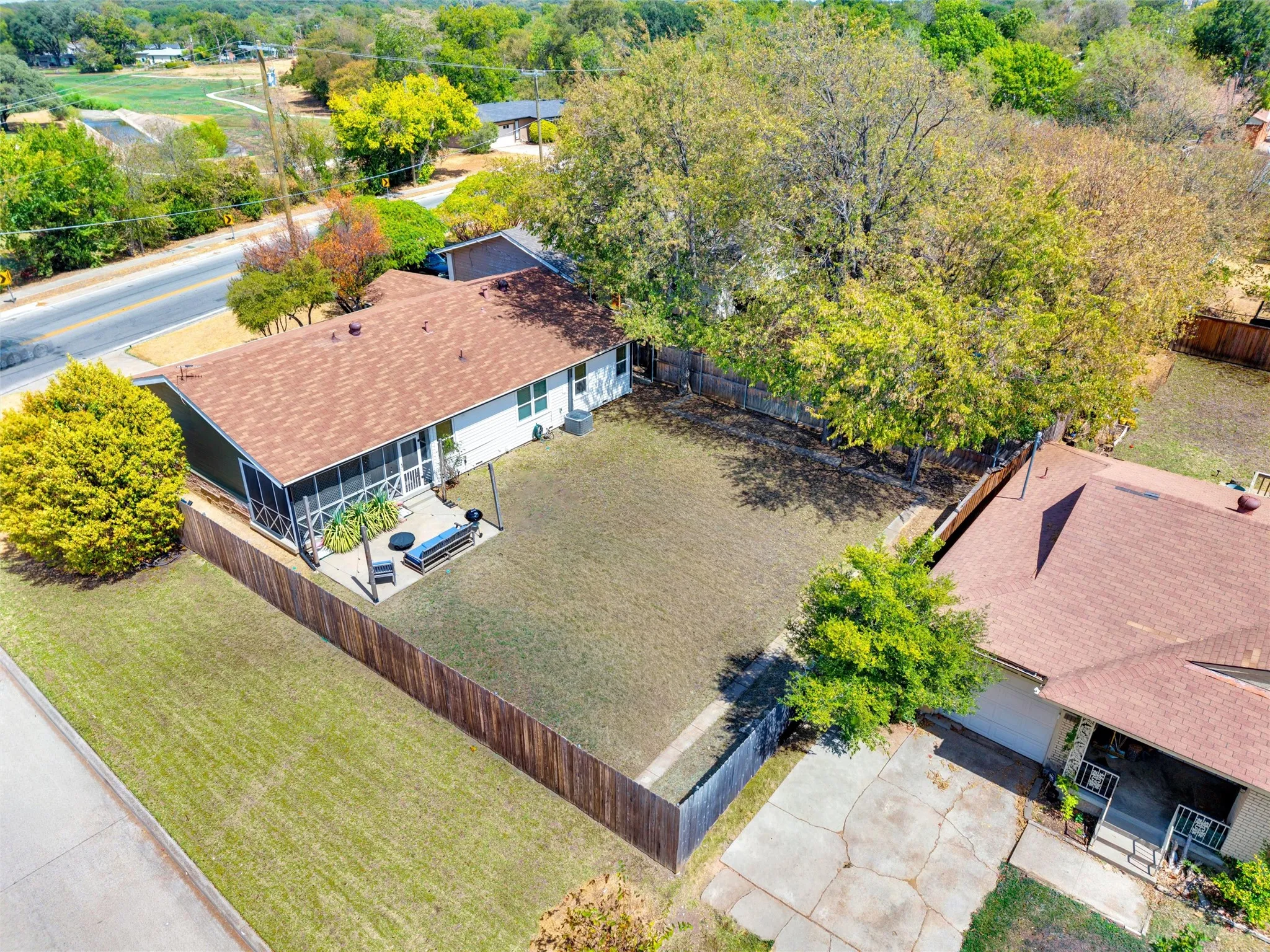 Single Family Residence For Sale in Tarrant County , 5400 Meadowbrook Drive, Fort Worth, Texas 76112, 3 Bedroom, 1 Bathroom, 2 Garage spaces, 1,364 Sqft, built in 1952, mls#21388209, Real Estate Agent in Fort Worth, Homes For Sale in Tarrant county, Homes For Sale in Fort Worth, Realtor in Fort Worth Texas, Real Estate Brokerage Independent Realty Texas, Luminita Cordes Realtor