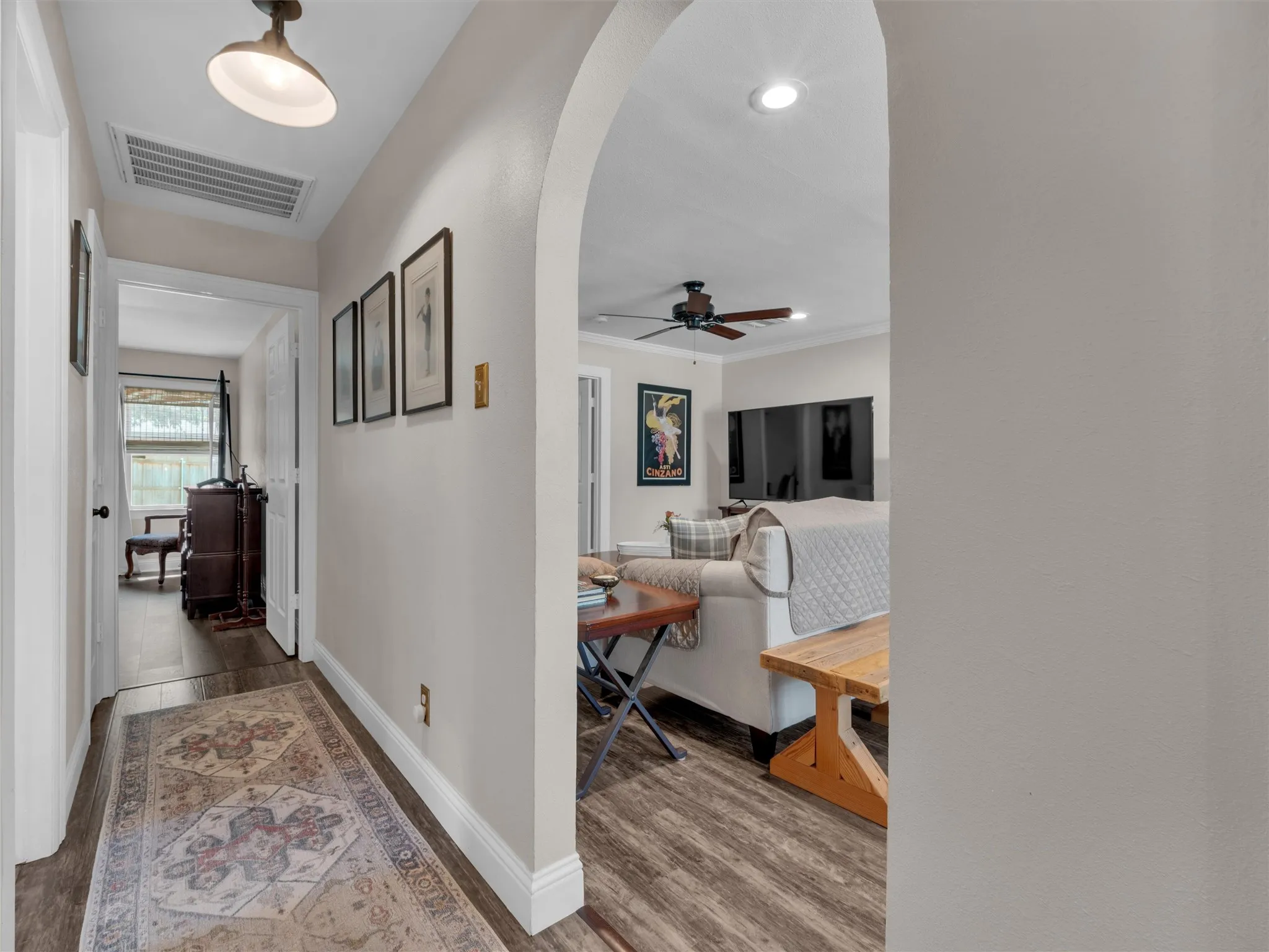 Single Family Residence For Sale in Tarrant County , 5400 Meadowbrook Drive, Fort Worth, Texas 76112, 3 Bedroom, 1 Bathroom, 2 Garage spaces, 1,364 Sqft, built in 1952, mls#21388209, Real Estate Agent in Fort Worth, Homes For Sale in Tarrant county, Homes For Sale in Fort Worth, Realtor in Fort Worth Texas, Real Estate Brokerage Independent Realty Texas, Luminita Cordes Realtor