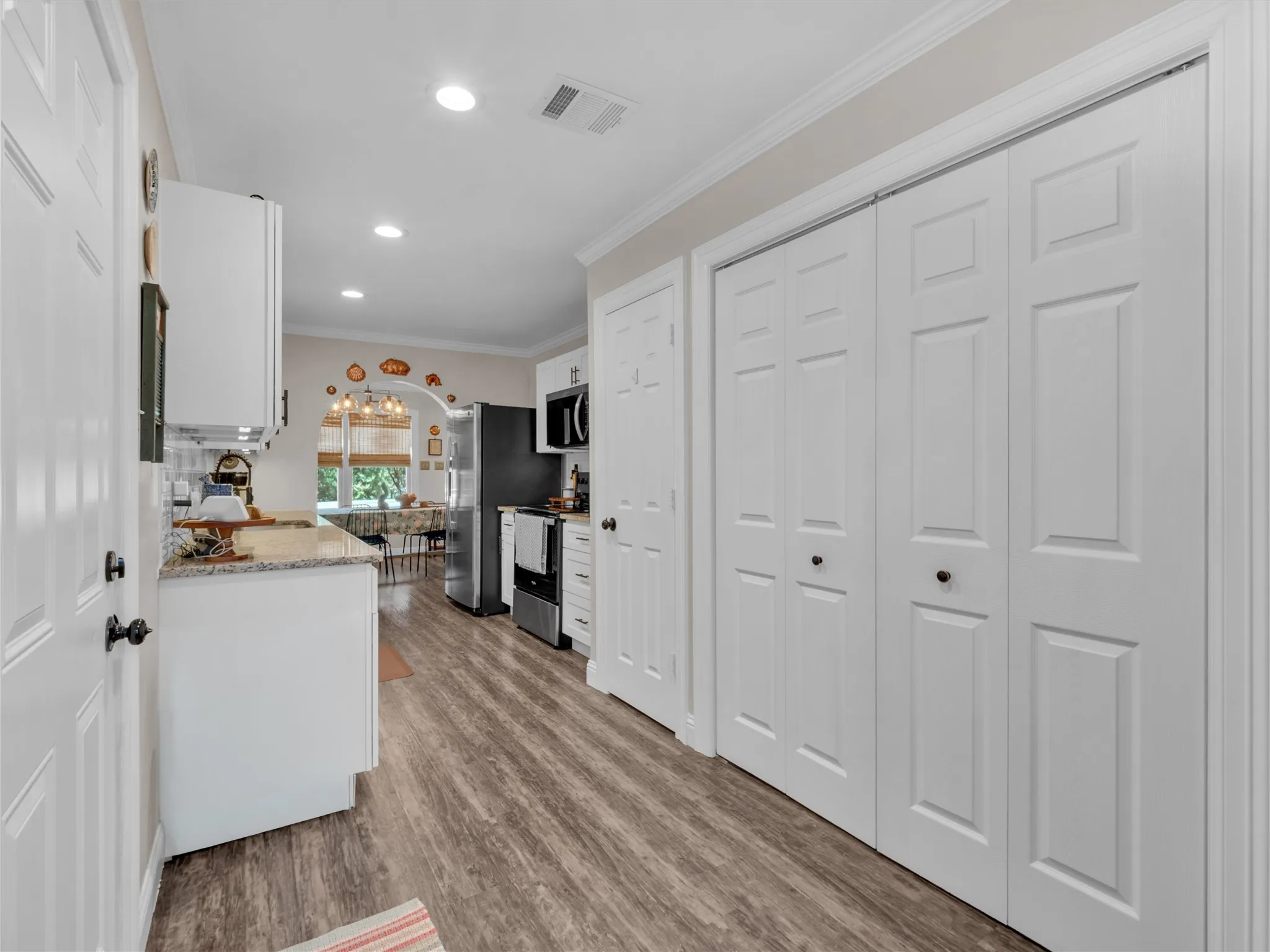 Single Family Residence For Sale in Tarrant County , 5400 Meadowbrook Drive, Fort Worth, Texas 76112, 3 Bedroom, 1 Bathroom, 2 Garage spaces, 1,364 Sqft, built in 1952, mls#21388209, Real Estate Agent in Fort Worth, Homes For Sale in Tarrant county, Homes For Sale in Fort Worth, Realtor in Fort Worth Texas, Real Estate Brokerage Independent Realty Texas, Luminita Cordes Realtor