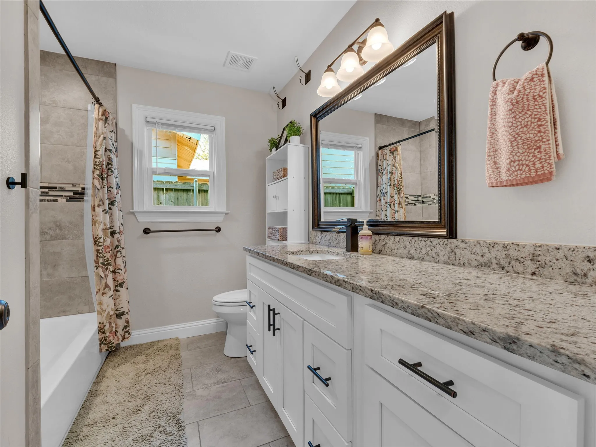 Single Family Residence For Sale in Tarrant County , 5400 Meadowbrook Drive, Fort Worth, Texas 76112, 3 Bedroom, 1 Bathroom, 2 Garage spaces, 1,364 Sqft, built in 1952, mls#21388209, Real Estate Agent in Fort Worth, Homes For Sale in Tarrant county, Homes For Sale in Fort Worth, Realtor in Fort Worth Texas, Real Estate Brokerage Independent Realty Texas, Luminita Cordes Realtor