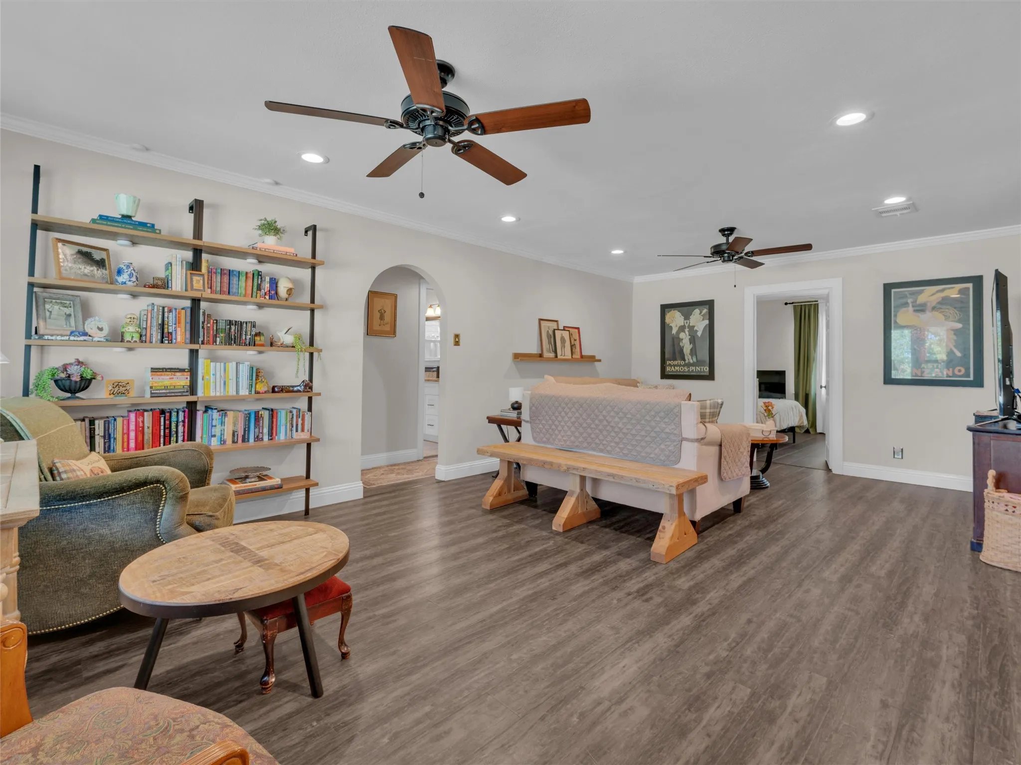 Single Family Residence For Sale in Tarrant County , 5400 Meadowbrook Drive, Fort Worth, Texas 76112, 3 Bedroom, 1 Bathroom, 2 Garage spaces, 1,364 Sqft, built in 1952, mls#21388209, Real Estate Agent in Fort Worth, Homes For Sale in Tarrant county, Homes For Sale in Fort Worth, Realtor in Fort Worth Texas, Real Estate Brokerage Independent Realty Texas, Luminita Cordes Realtor