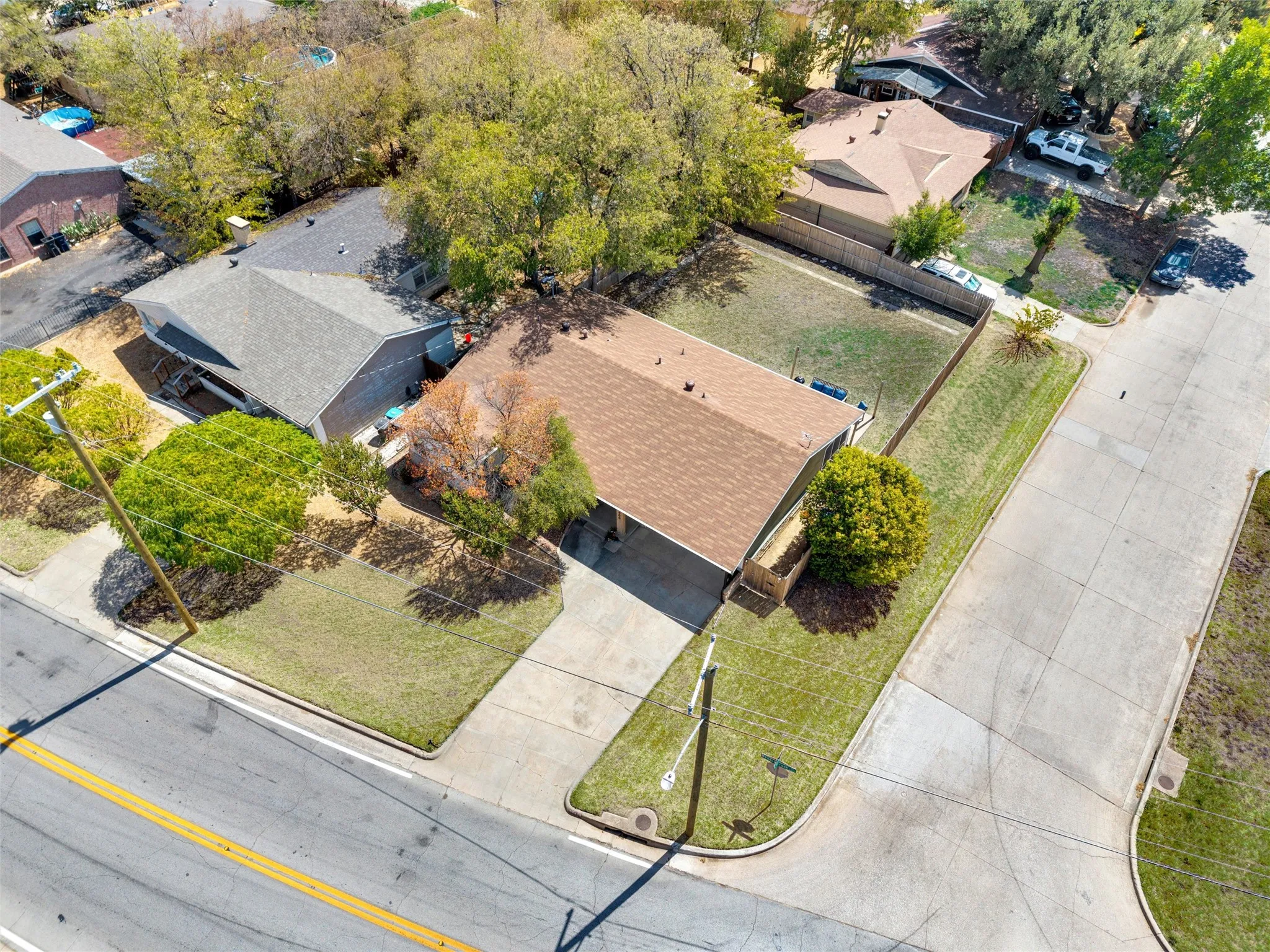 Single Family Residence For Sale in Tarrant County , 5400 Meadowbrook Drive, Fort Worth, Texas 76112, 3 Bedroom, 1 Bathroom, 2 Garage spaces, 1,364 Sqft, built in 1952, mls#21388209, Real Estate Agent in Fort Worth, Homes For Sale in Tarrant county, Homes For Sale in Fort Worth, Realtor in Fort Worth Texas, Real Estate Brokerage Independent Realty Texas, Luminita Cordes Realtor