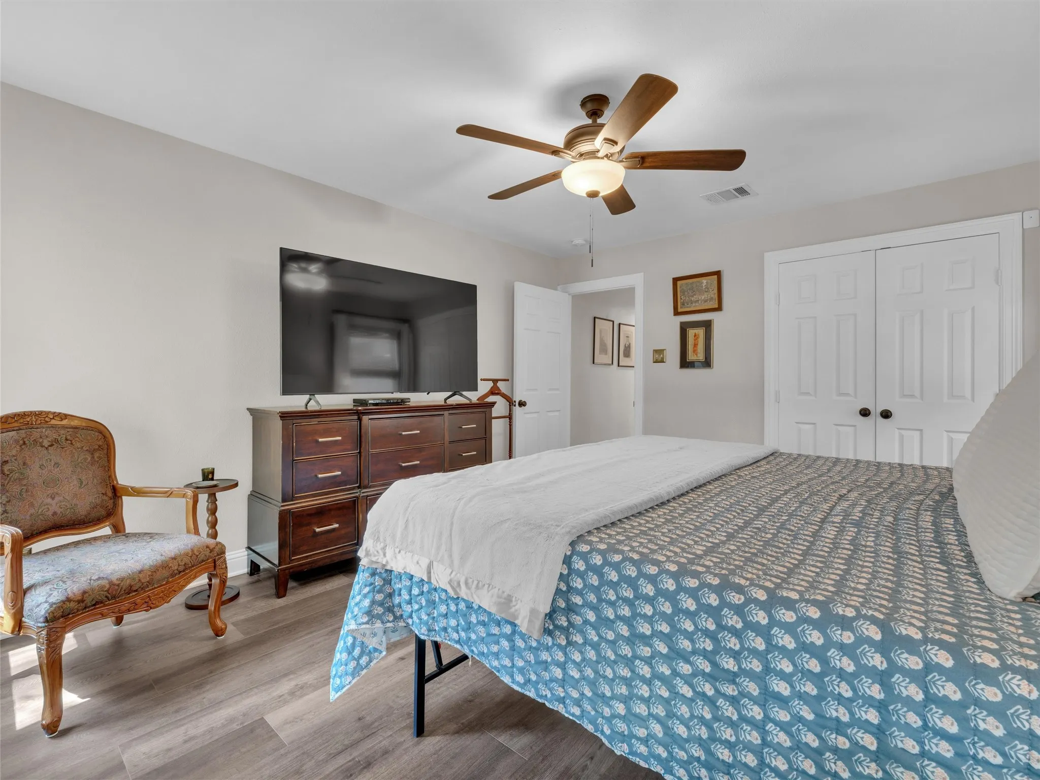 Single Family Residence For Sale in Tarrant County , 5400 Meadowbrook Drive, Fort Worth, Texas 76112, 3 Bedroom, 1 Bathroom, 2 Garage spaces, 1,364 Sqft, built in 1952, mls#21388209, Real Estate Agent in Fort Worth, Homes For Sale in Tarrant county, Homes For Sale in Fort Worth, Realtor in Fort Worth Texas, Real Estate Brokerage Independent Realty Texas, Luminita Cordes Realtor