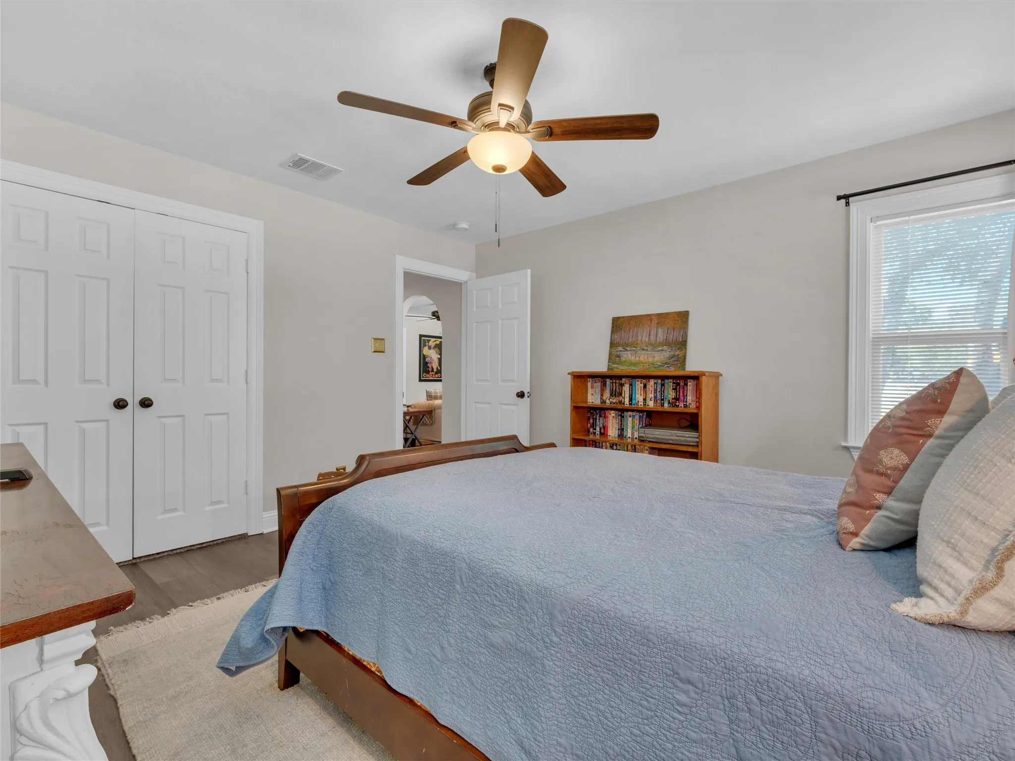 Single Family Residence For Sale in Tarrant County , 5400 Meadowbrook Drive, Fort Worth, Texas 76112, 3 Bedroom, 1 Bathroom, 2 Garage spaces, 1,364 Sqft, built in 1952, mls#21388209, Real Estate Agent in Fort Worth, Homes For Sale in Tarrant county, Homes For Sale in Fort Worth, Realtor in Fort Worth Texas, Real Estate Brokerage Independent Realty Texas, Luminita Cordes Realtor