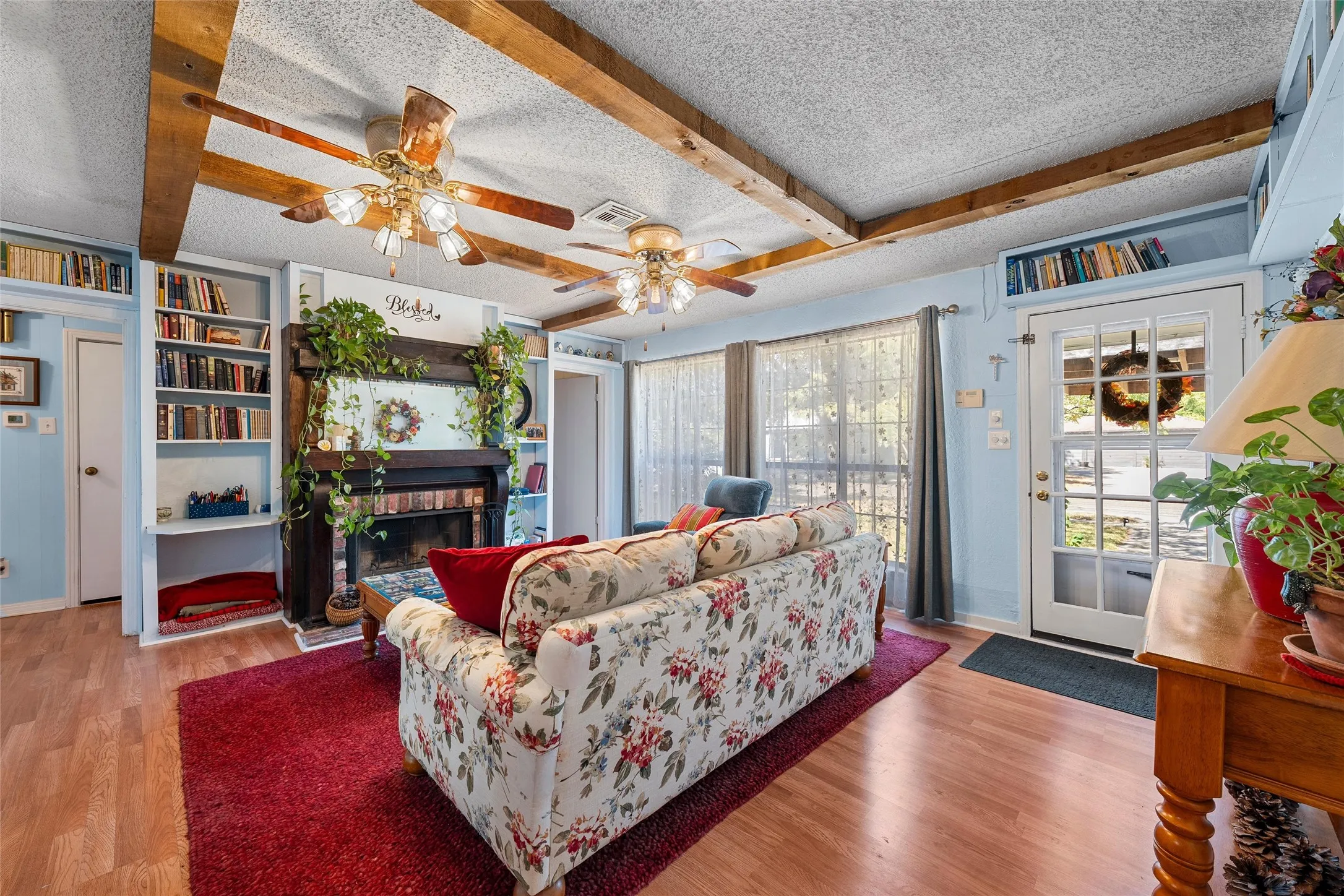 Single Family Residence For Sale in Mc Lennan County , 3512 Sleeper Avenue, Waco, Texas 76707, 2 Bedroom, 1 Bathroom, Garage spaces, 1,260 Sqft, built in 1950, mls#21389112, Real Estate Agent in Waco, Homes For Sale in Mc Lennan county, Homes For Sale in Waco, Realtor in Waco Texas, Real Estate Brokerage Independent Realty Texas, Luminita Cordes Realtor