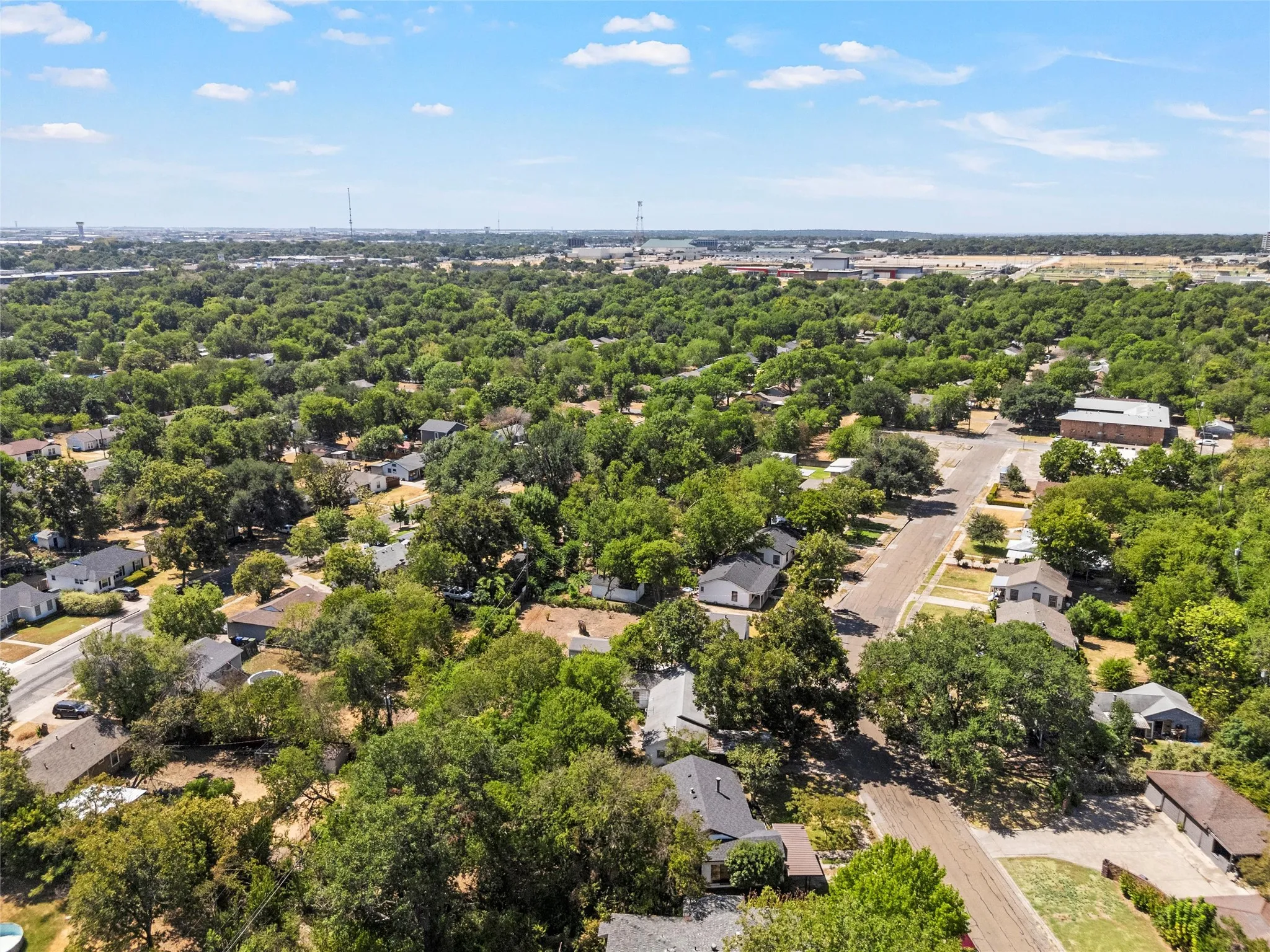 Single Family Residence For Sale in Mc Lennan County , 3512 Sleeper Avenue, Waco, Texas 76707, 2 Bedroom, 1 Bathroom, Garage spaces, 1,260 Sqft, built in 1950, mls#21389112, Real Estate Agent in Waco, Homes For Sale in Mc Lennan county, Homes For Sale in Waco, Realtor in Waco Texas, Real Estate Brokerage Independent Realty Texas, Luminita Cordes Realtor